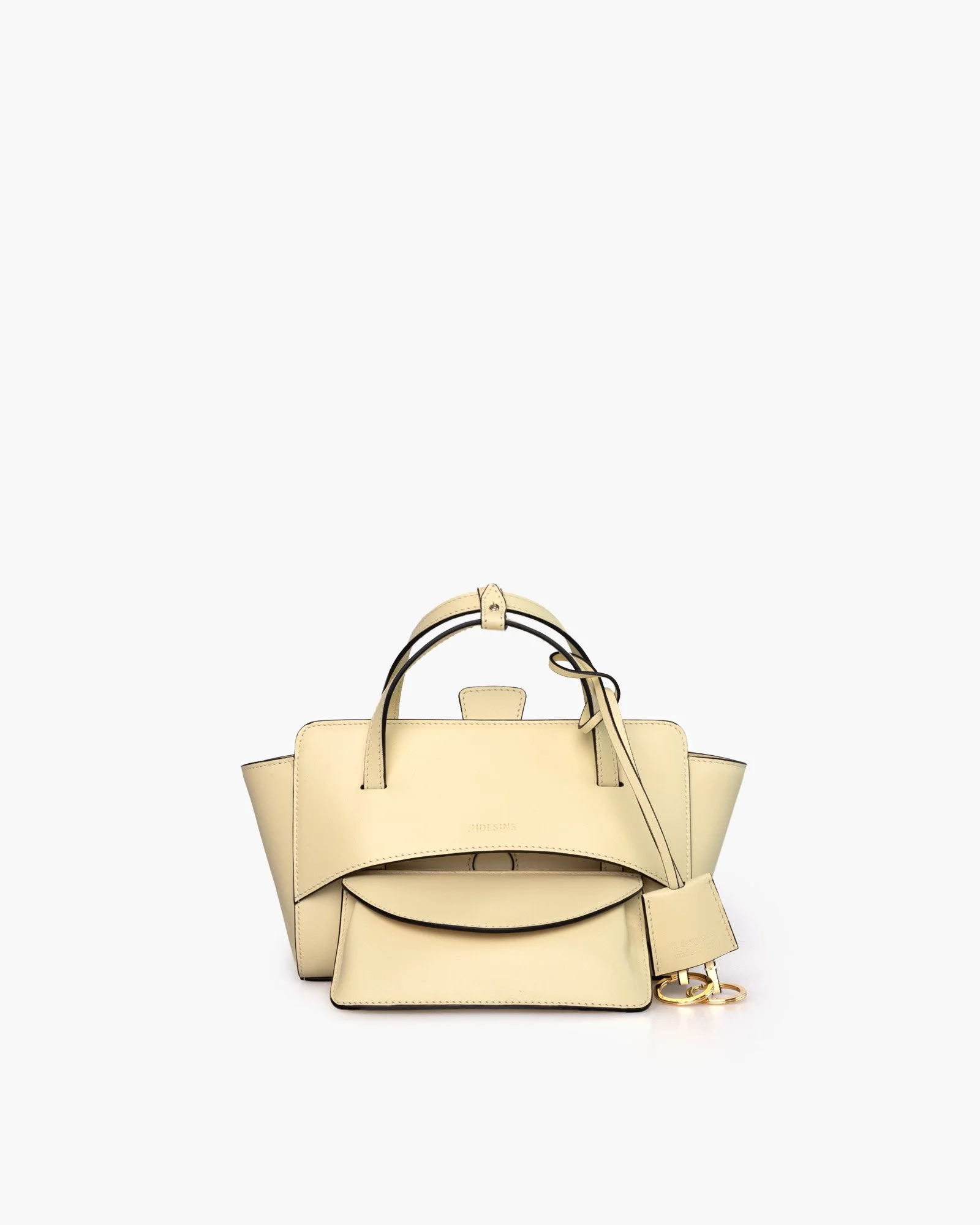 Sac à main compact en cuir de veau lisse coloris Sun, fond blanc épuré