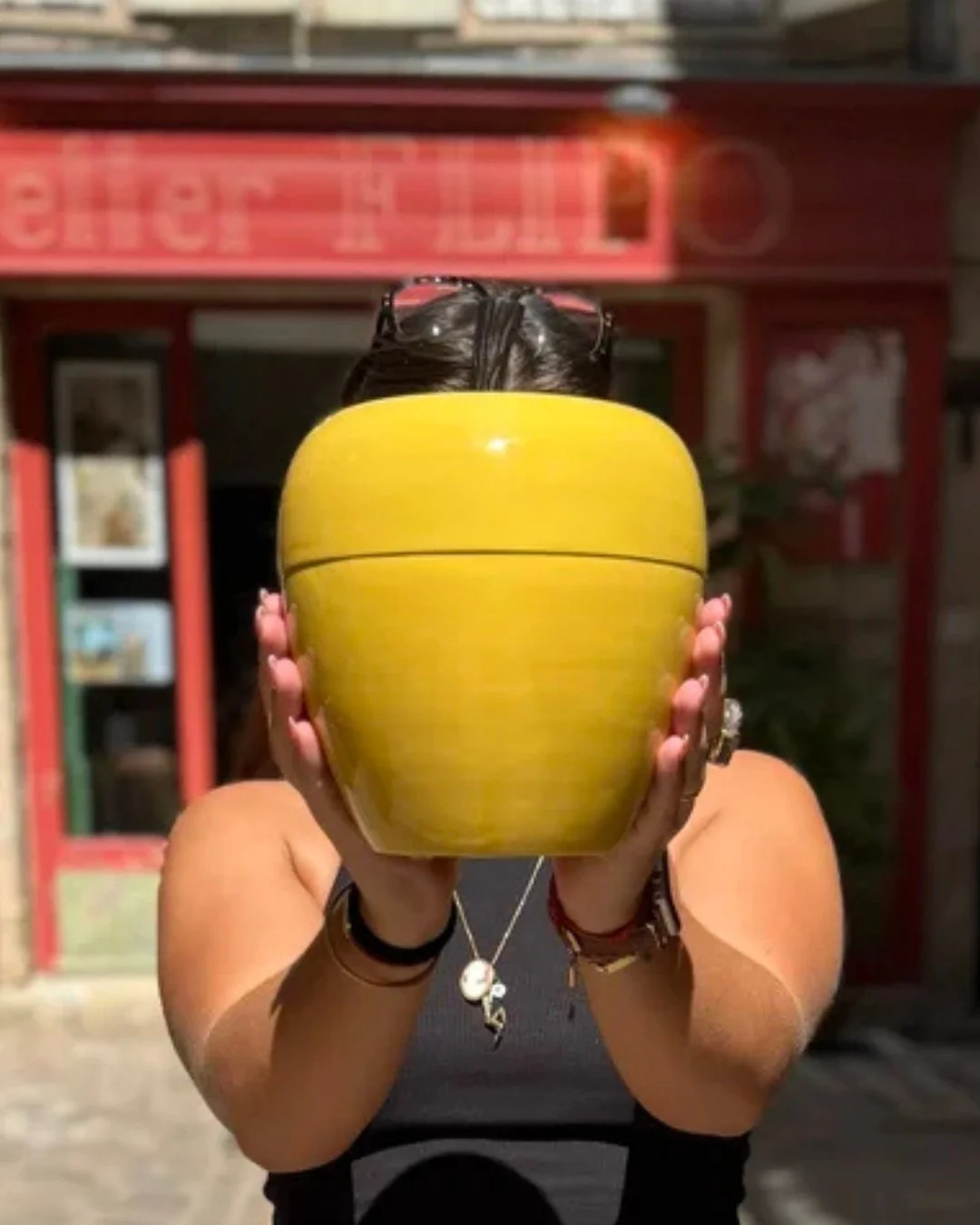 Pomme à Glaçons Jaune – Métal Émaillé Vintage