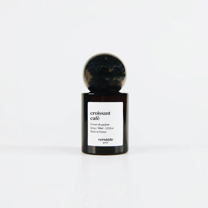 Flacon spray Croissant Café de Versatile Paris, extrait de parfum 30ml.