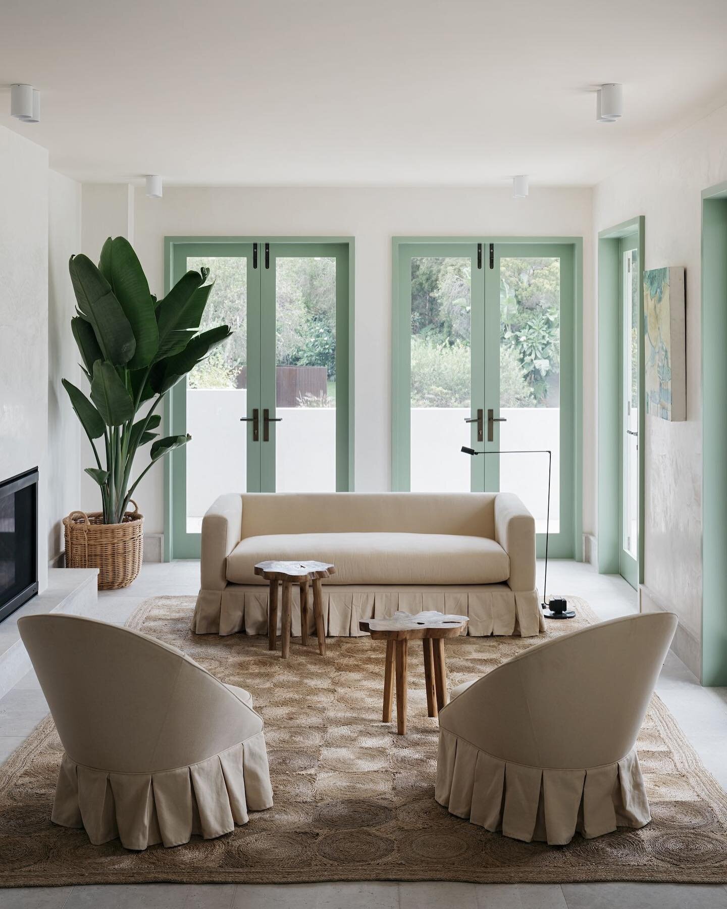 The Watsons Bay Beachfront House by @handelsmannhkaw 〰️ a source of inspiration for our Mermaid Beach project. ⁠
⁠
Moments of joy with each splash of gentle sage &amp; buttery yellow, paired with playful elements throughout, breathes a beach house th