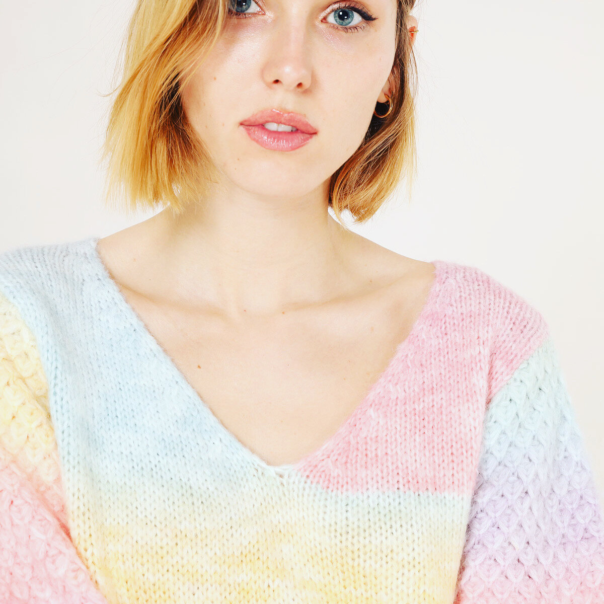 Moocci Rainbow puff sleeved knit, a must have..