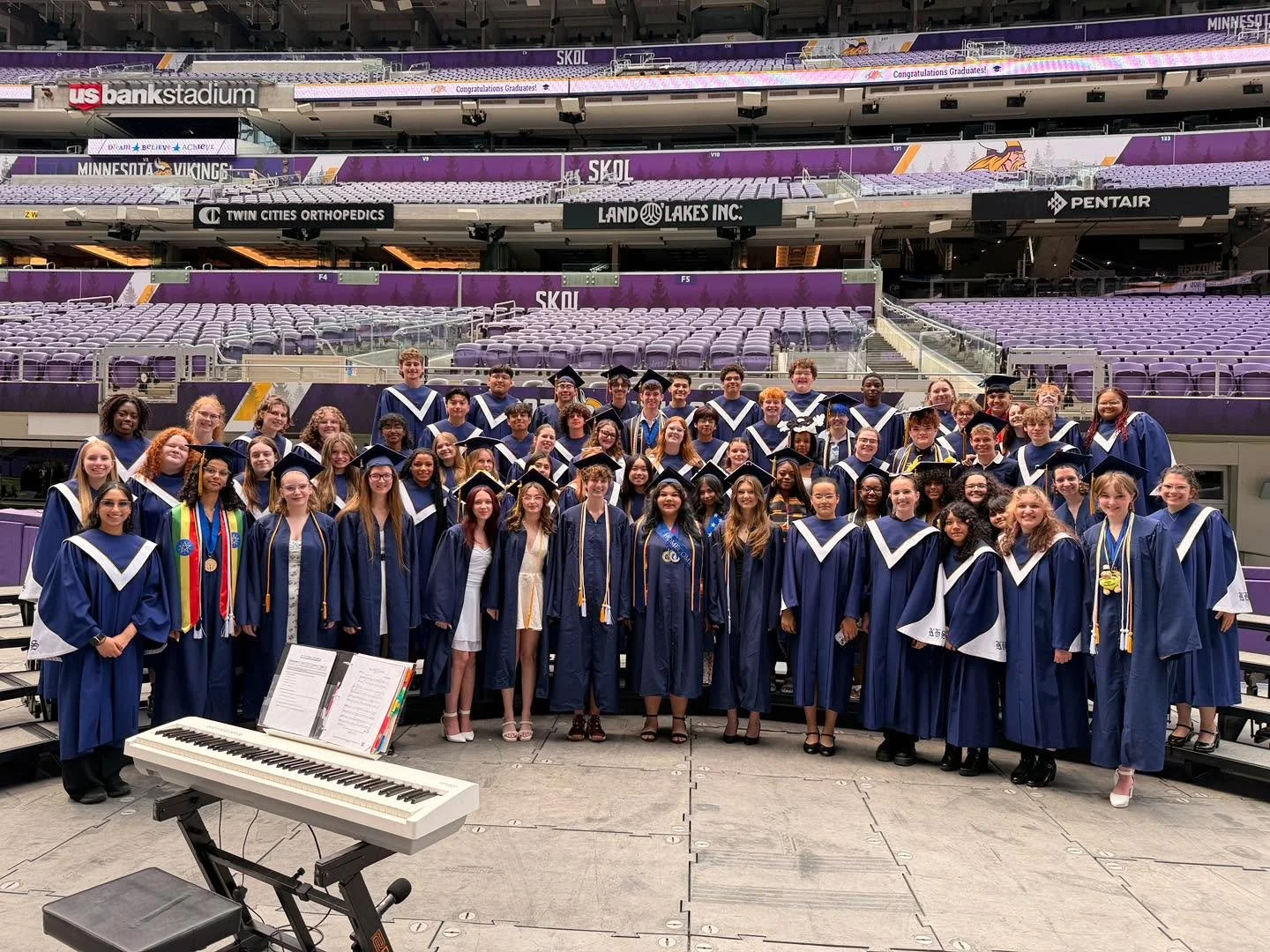 One final performance together 💙💛

Happy graduation day, Kennedy Eagles 🦅