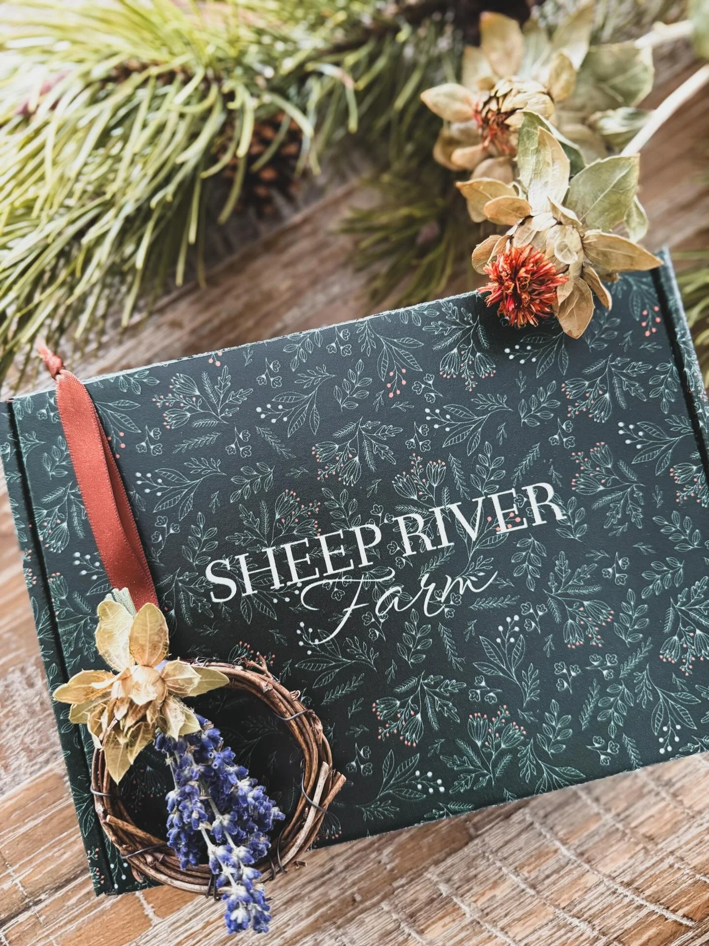 HERE THEY ARE! ❤️❤️❤️

Through all the delays, I&rsquo;m finally unveiling our Cut Flower Magic Gift Boxes, filled with seeds from our  flowers grown in Foothills, Alberta! 🎁 

This little box is extra special in so many ways and was designed to be 