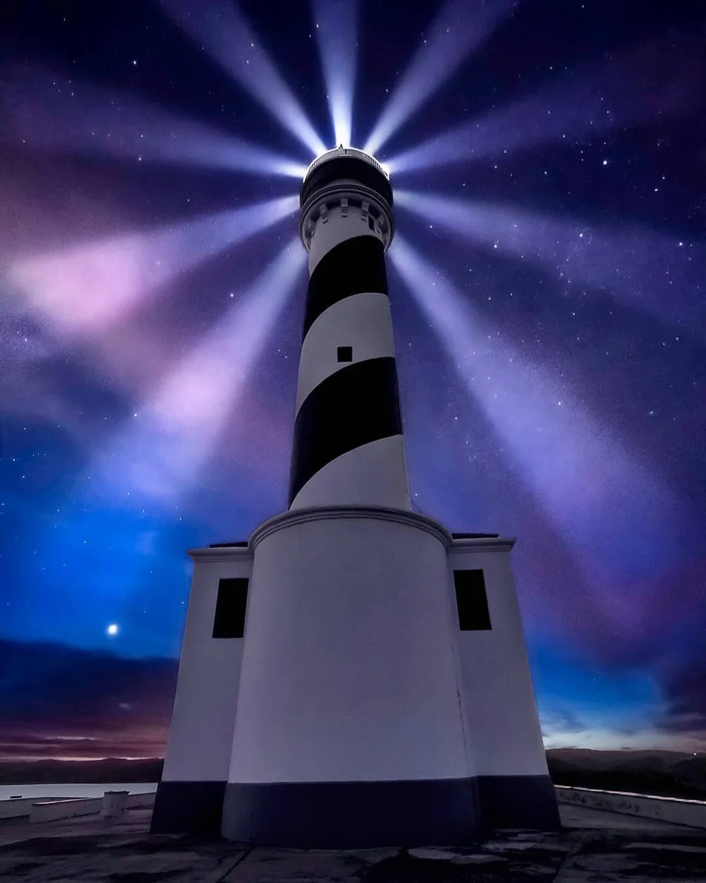 🇺🇸 Last post of the year. I woukd like to thank all of you that comment and likes my photos. I wish you all the best for 2020. Let the light guide you in the next year. 🇪🇦 Ultimo post del a&ntilde;o. Quiero agradecer a todos aquellos que coment&a