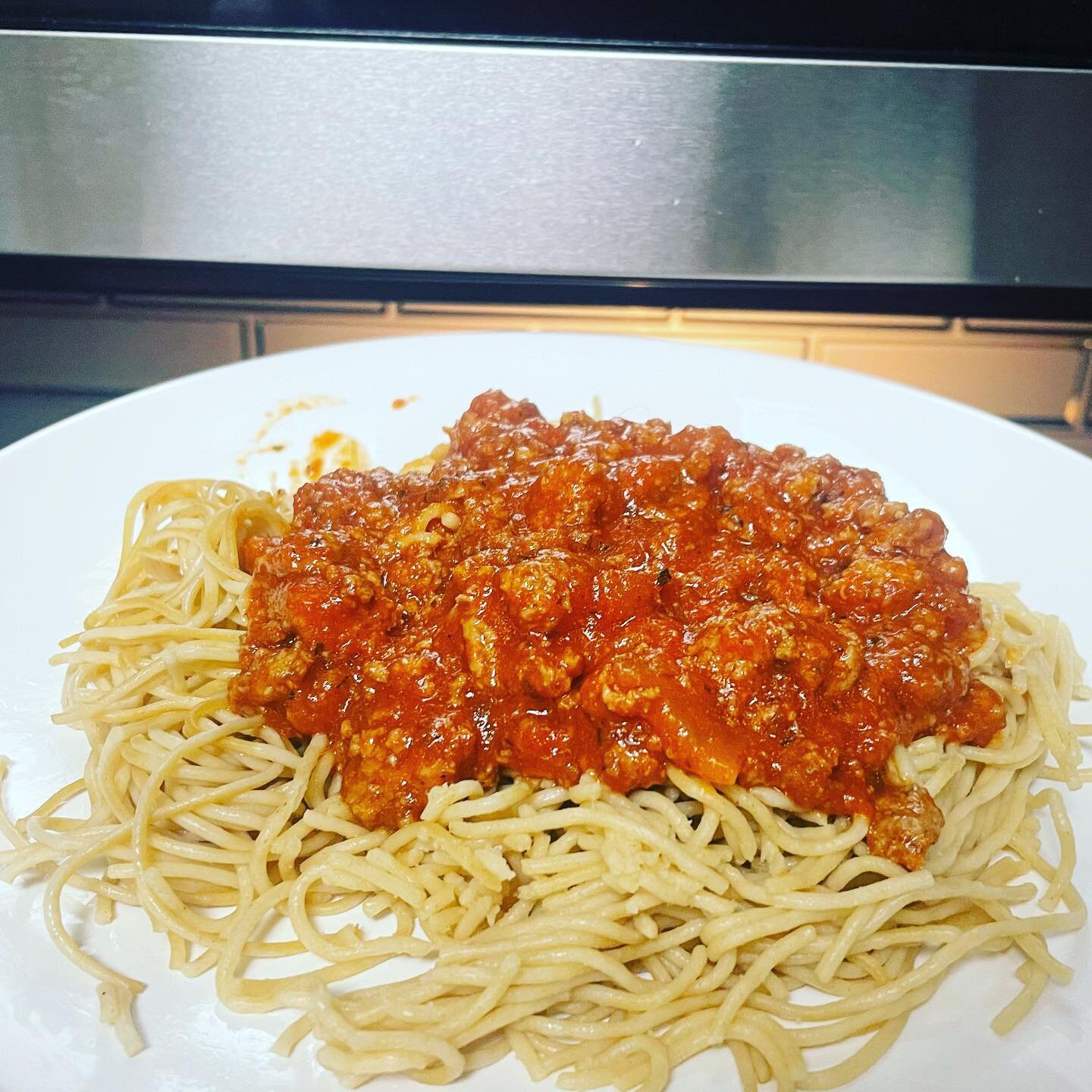 Ground Turkey Spaghetti 

This simple meal is nutrient dense with quality protein &amp; carbs and can be made in about 30 mins or less. 

Ingredients
- 1 to 3 lbs of lean ground turkey 
- 1/3 sweet onion, diced 
- 1 package of thin spaghetti, whole w