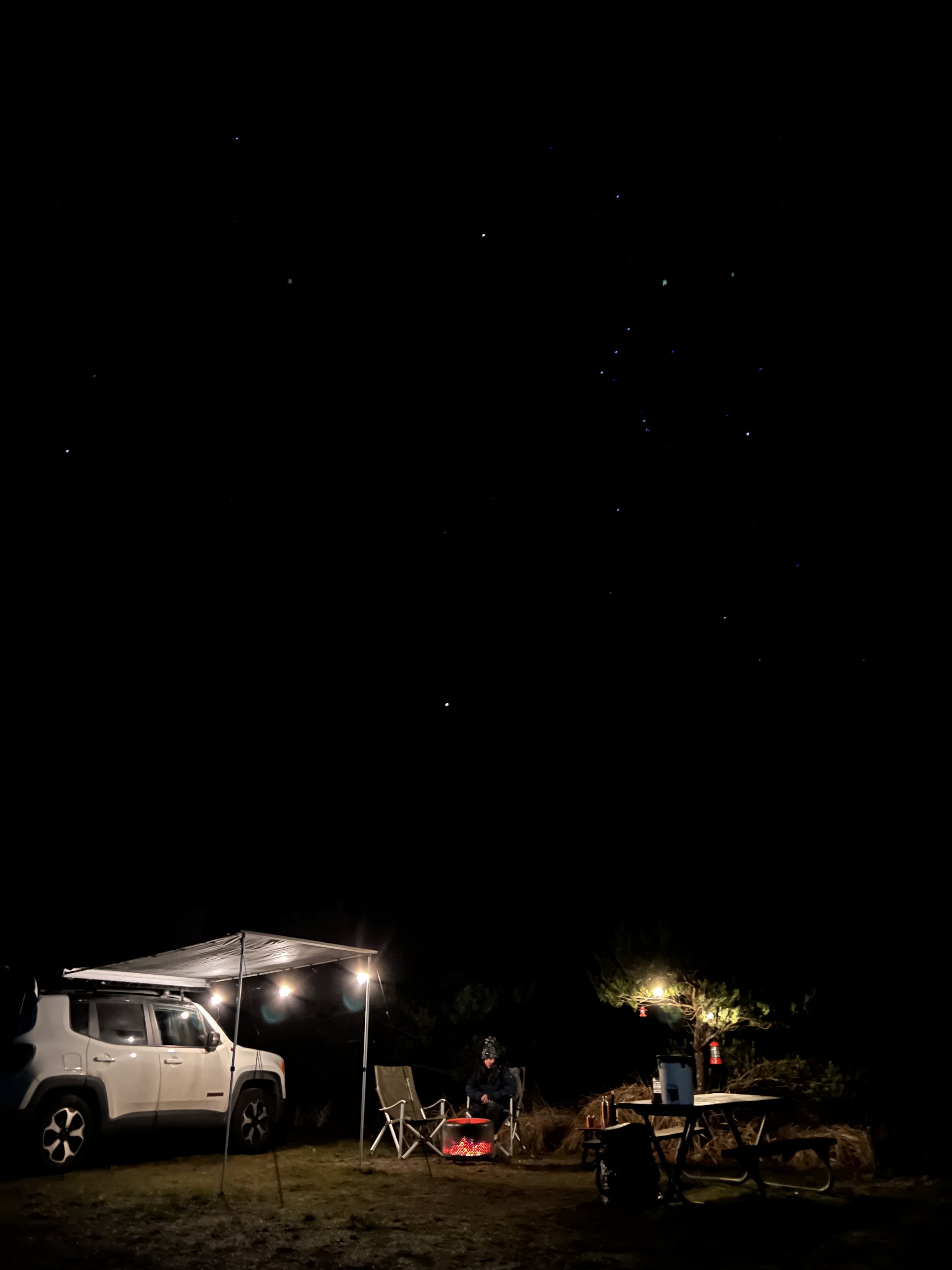Under the stars at the Lamp Camp Jeep Renegade Trailhawk Roam Canopy Roofnest