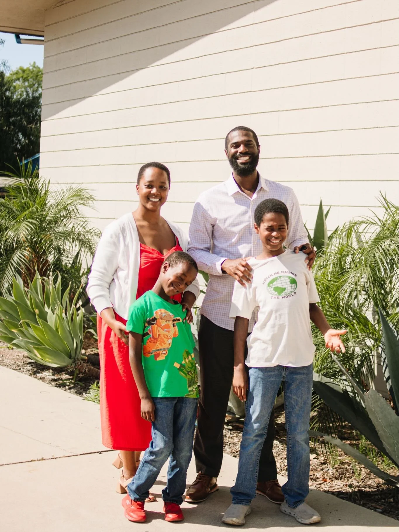 It&rsquo;s time for another 🔦 Volunteer Spotlight 🔦
&mdash;&mdash;
This month, we&rsquo;re shouting out the Glazes! Drop a comment below 👇 to show your love for this fam! 
&mdash;&mdash;
We also asked them some questions and here&rsquo;s what they