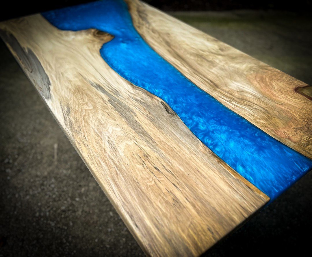 #poplar gets a bad reputation as a wood meant for painting only, but this cut had some of the most gorgeous character I've ever seen! Check out @atlantawoodfoundation - these slabs came from their inventory and really pop against the Caribbean Blue e