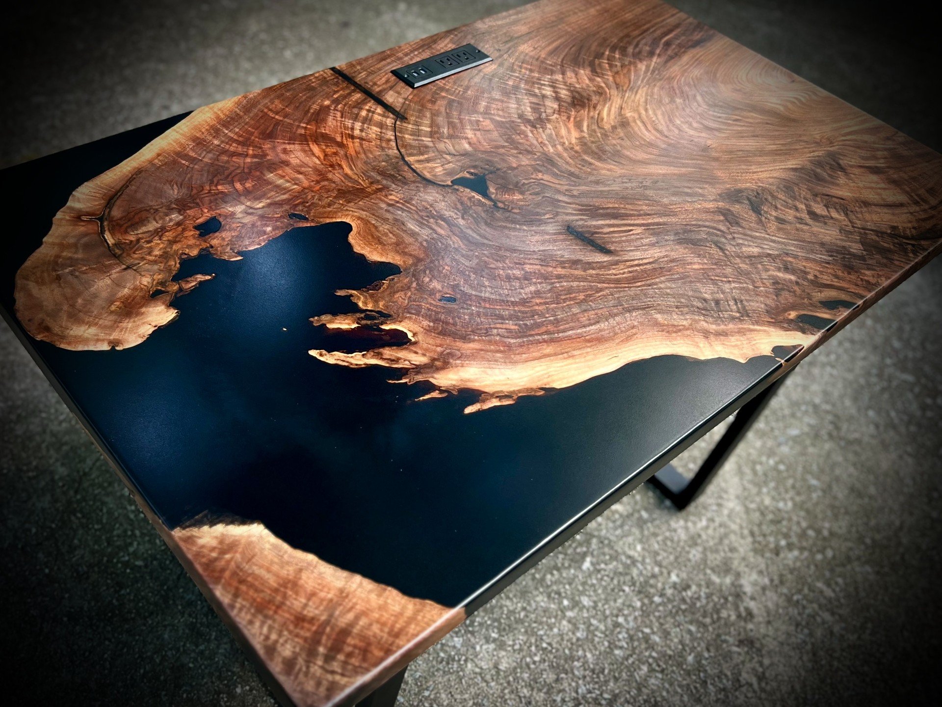 Check out this gorgeous epoxy resin walnut desk&mdash;the ultimate blend of functionality and style. Perfect for upgrading your home office or adding a touch of elegance to any space.

The wood is crotch walnut from @littlemuleslabs and the resin is 