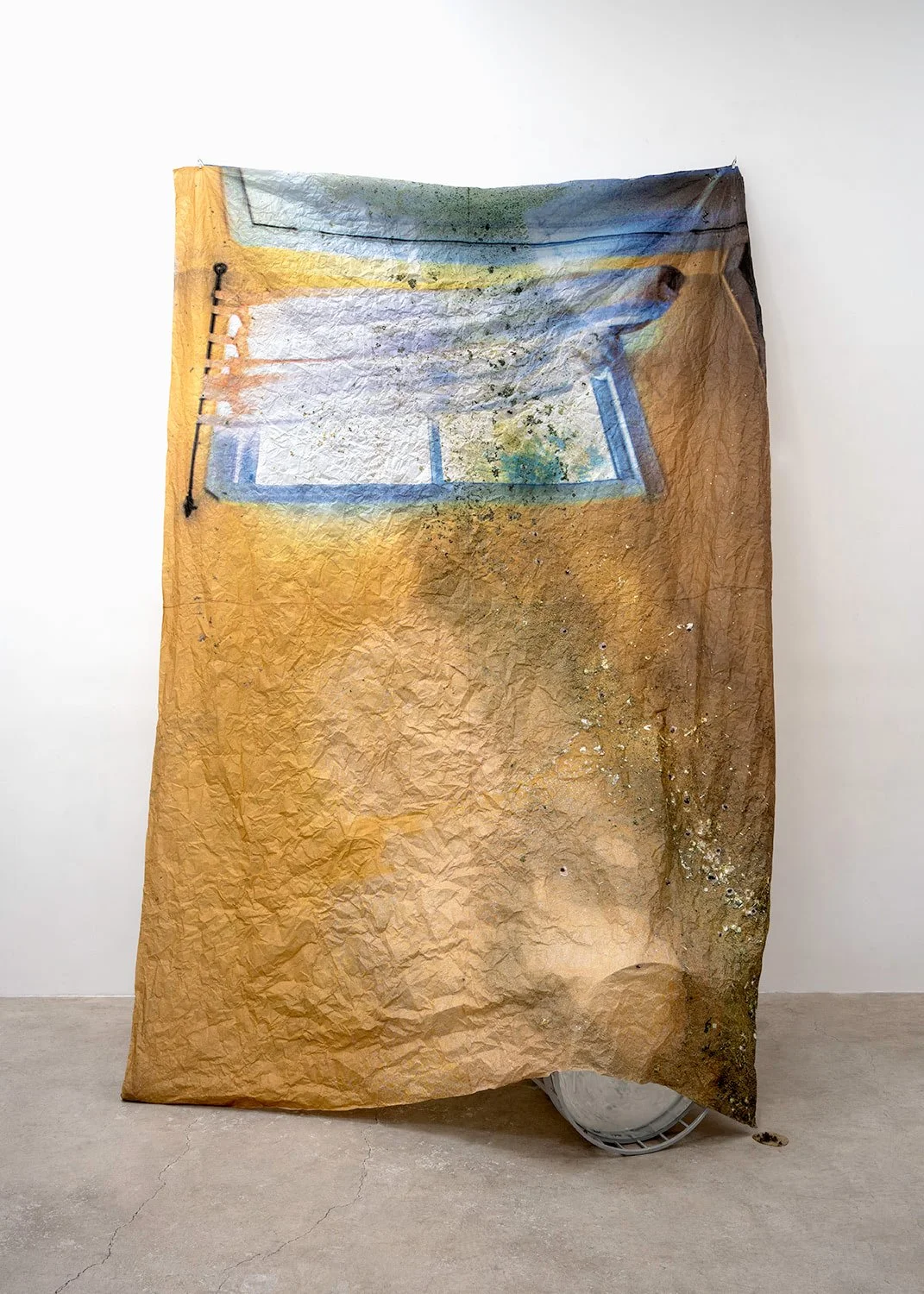 Delapsus (Bedroom Window, Bunched Curtain) Line Crossed