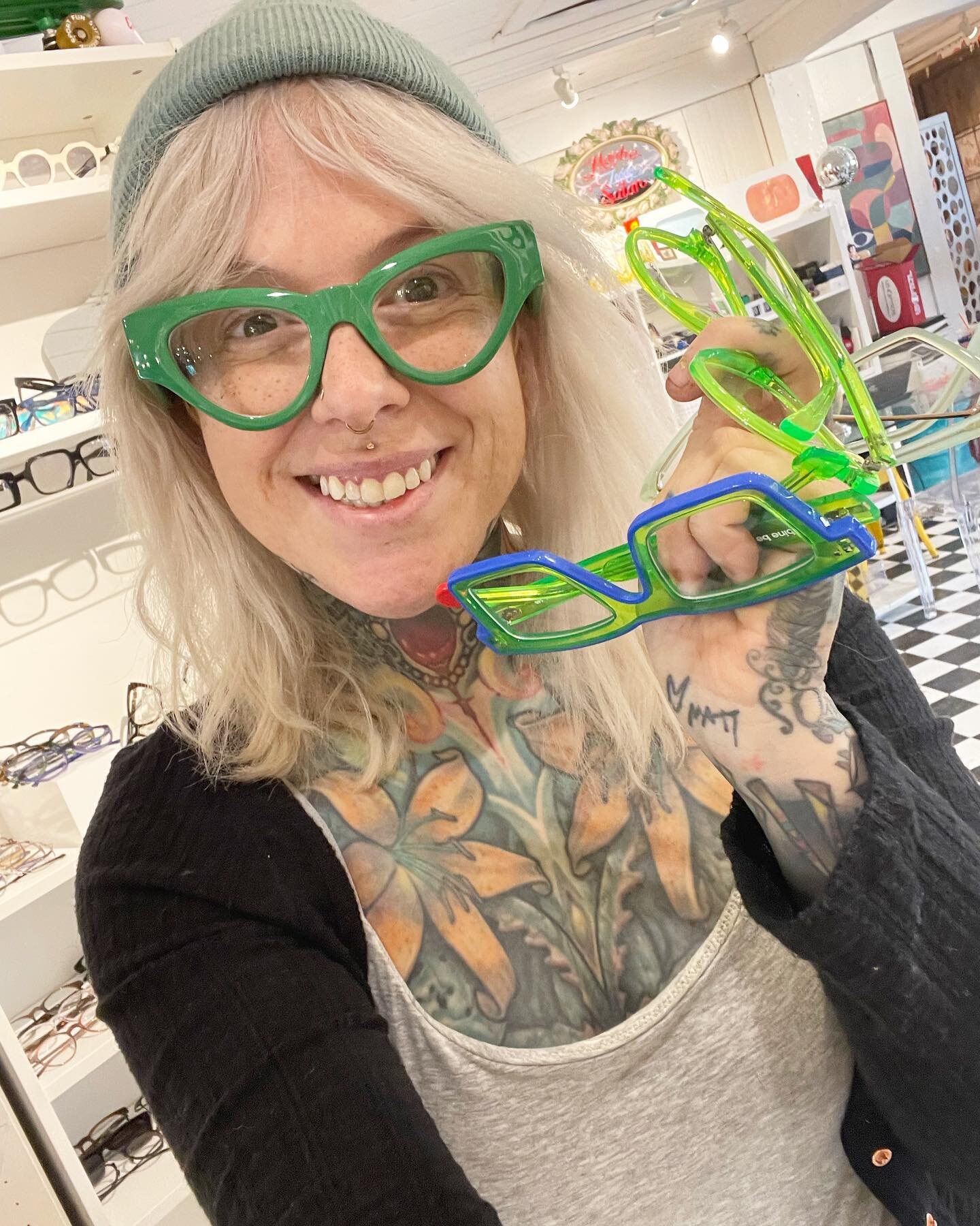 Lucky 🍀 Day!!! 
All green frames are 50% off their normal retail price today!!
(And it&rsquo;s Paddy, not Patty 😺)

#theeyeglasslass #glasses #eyewear #optical #optician #handmadeeyewear #sunglasses #green #dealoftheday #oldemistickvillage #mystic 