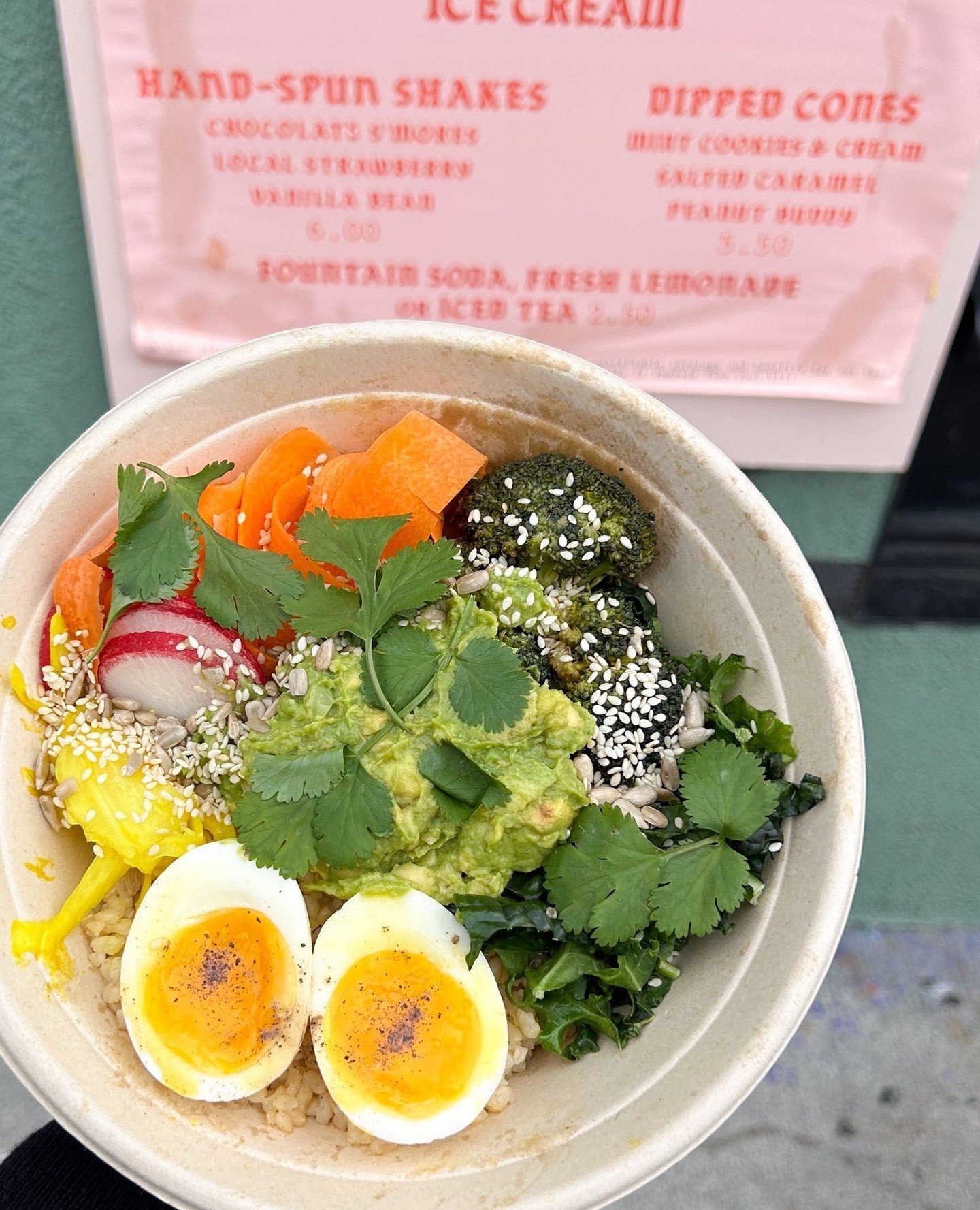 OH YEAH ~ the grain bowl is just $8😎⁠
#TheWindowLA