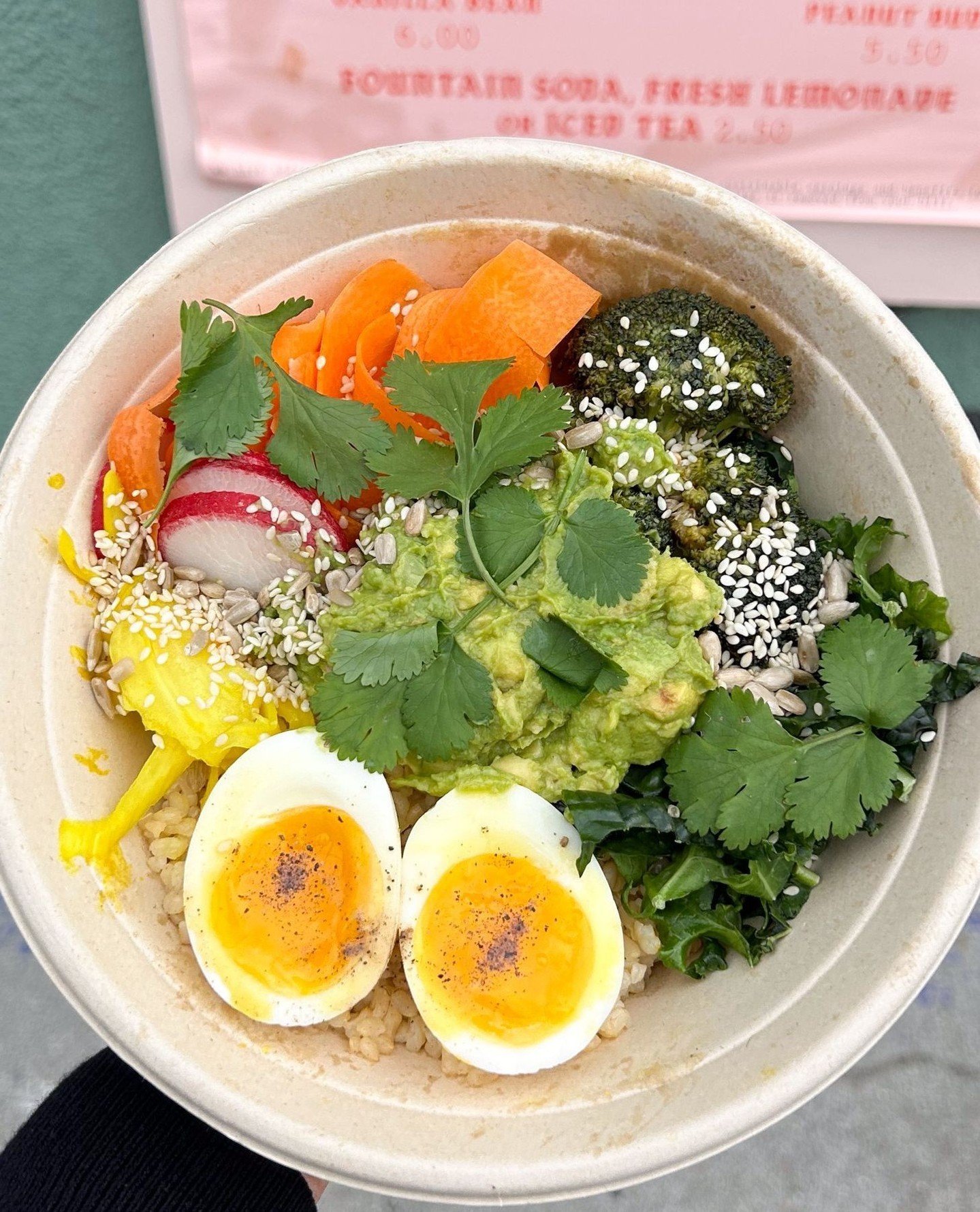 ALL YOU NEED IS ~ $8 for this grain bowl 🕺⁠
#TheWinDowLA