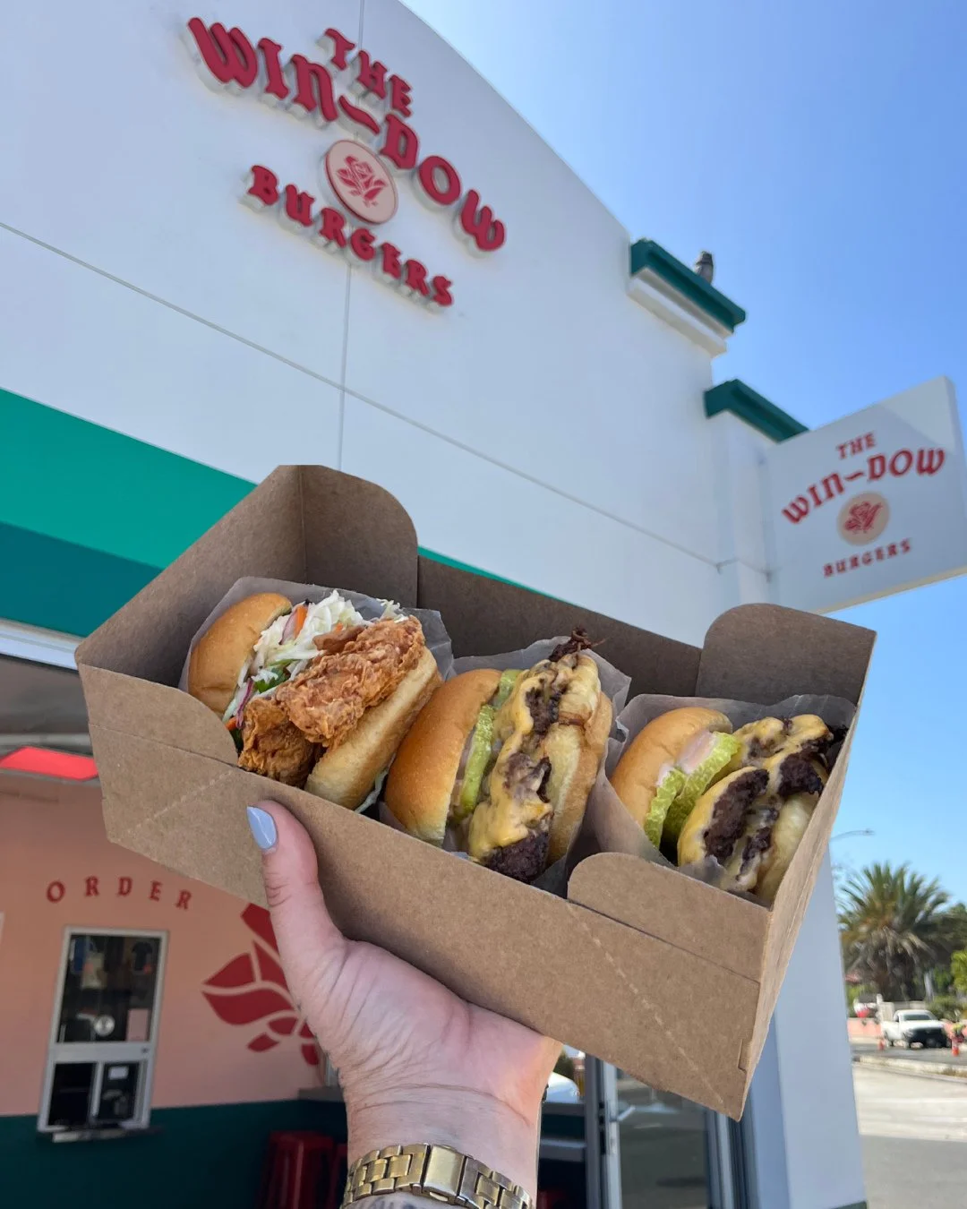 FORGOT YOUR LUNCH AT HOME?! ~ No problem 😉 Order now online or on your favorite delivery app 😋 #thewindowla #burgersandfries #lunchideas #smashburgers