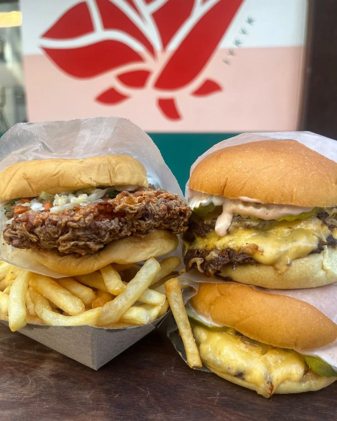 YOUR FAVORITE CHEAT DAY ~ already thinking about breaking your resolutions? We're here for you. Order online or on your favorite food delivery app and we'll be there stat 🍔📲 #thewindowla #smashburger #fooddelivery #rainyday