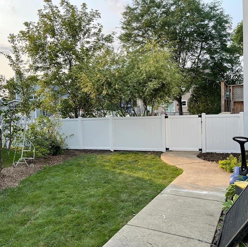 New #vinylfence installation
-
-
-
#fence #fencing #fenceinstall #fencecontractor #fenceinstallation #buyafence #fencecompany #cedar #pressuretreated #privacyfence #woodfence #construction #chicagolandconstruction #vinylfence #picketfence #decorative