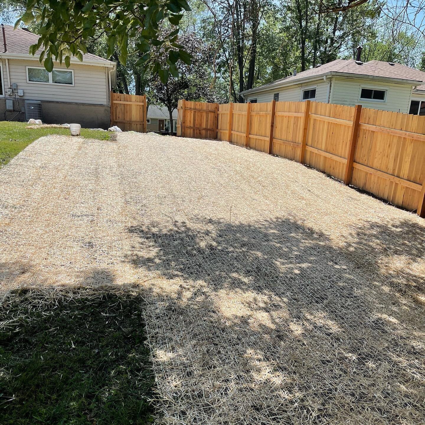 This was a fantastic project to work on. We installed a new #fence, removed thick brush, trees, weeds, and also leveled out their yard with new seed and aeration.

Yes, we also do #landscaping! This was a HUGE transformation. Before and after picture