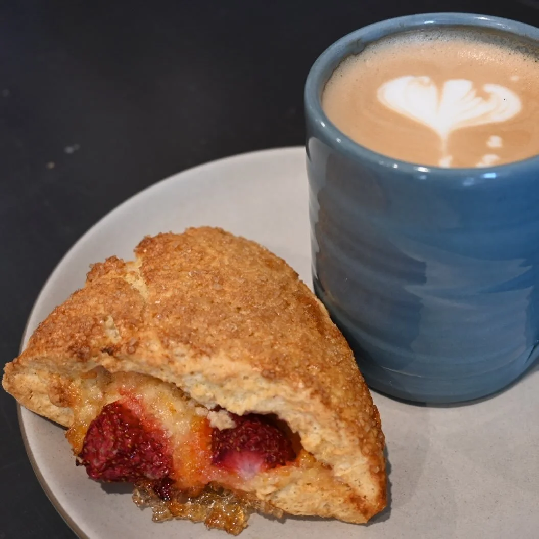 Have you tried our new fall drinks menu? We offer a house made pumpkin spice syrup with just the right level of sweet and spice, house made cinnamon roll syrup, and new @portlandsyrups cardamom and hazelnut flavors.  All these options are lower in su