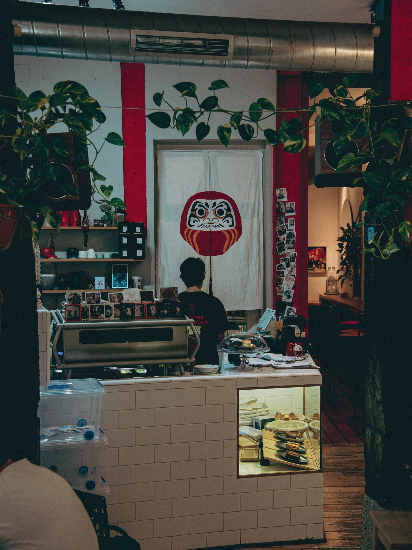 Madrid really is a hub for speciality coffee and of course, many other things. 

I really enjoyed walking through the city as it was my intro to Spanish architecture. Some of the city is grid like and other areas twist and turn before they converge i