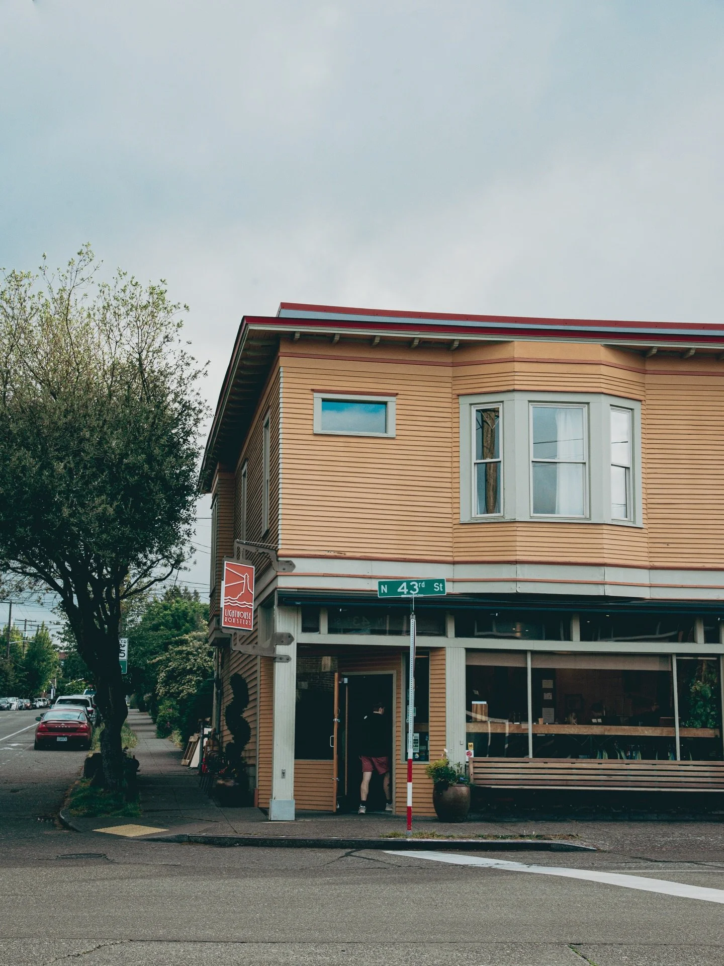 The best recommendation I got when I was in grad school was where to get coffee if I ever made it back to Seattle.

Probably 10 or so years ago now I was really getting into coffee and they told me about Lighthouse. I remember stopping through on my 