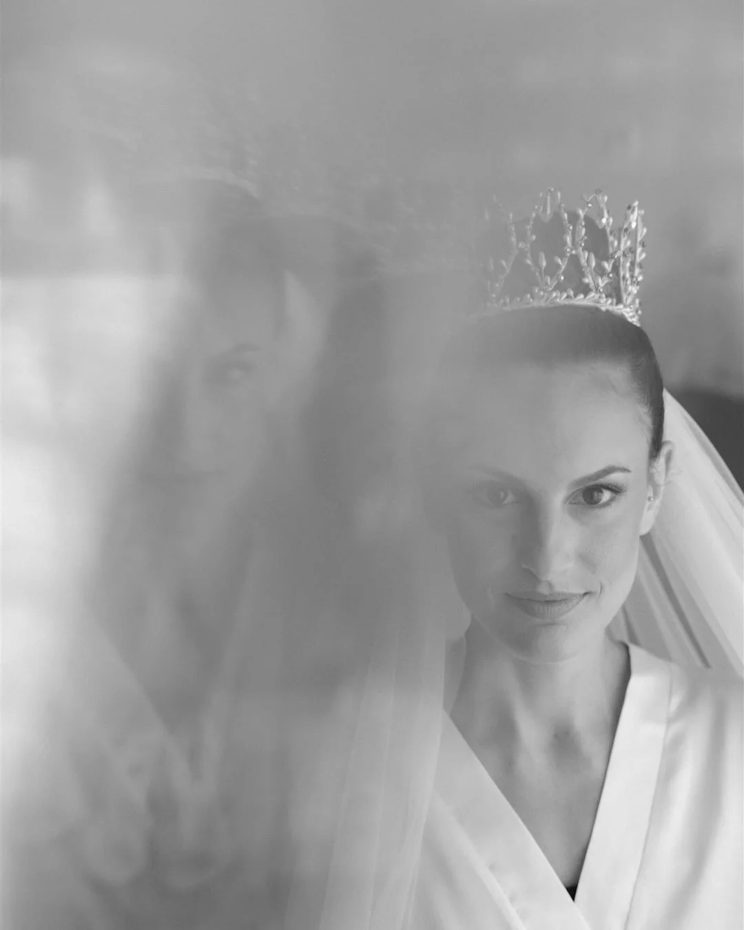 The quiet before everything begins, 2025

Slow movements, soft light, deep breaths.
No rush. No performance. Just being with yourself for a moment before the day unfolds. 💛

These hours matter.
They set the tone for everything that comes after. 

br