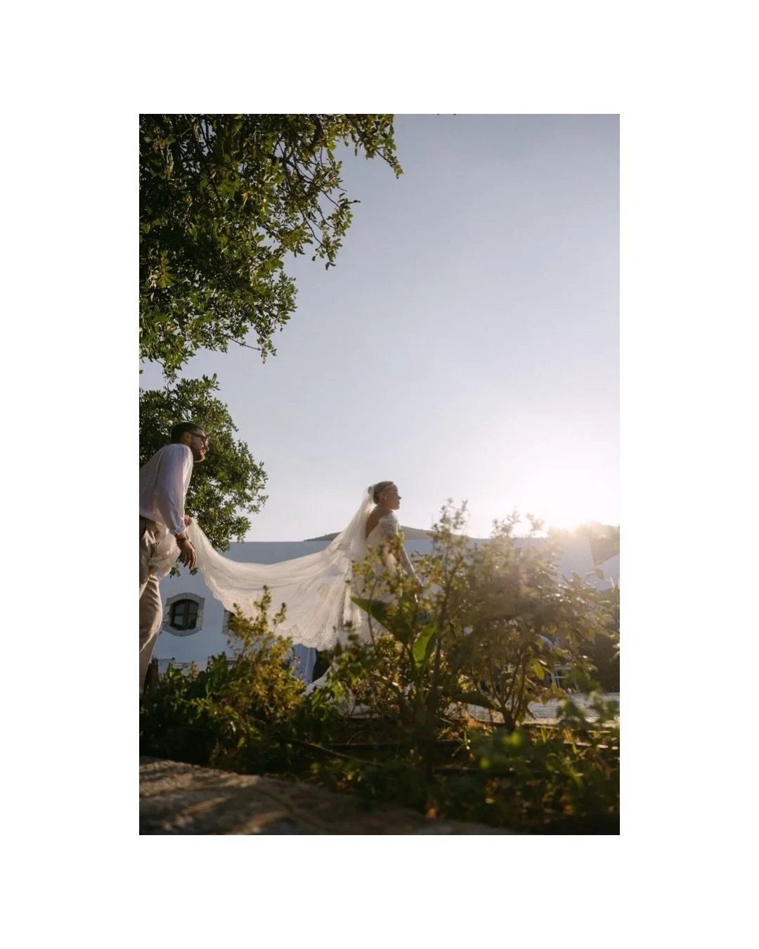 Blue on blue, 2026

Lara + Willem 🩵
A destination wedding at Elounda Mare, Crete 🏝️
Blue seas, wild veils and a little Mediterranean chaos.

Photo @karinaleonenkophotography 
Venue @eloundamare 
Video @weareislandfilms
Dress @suzanneneville 
Planne