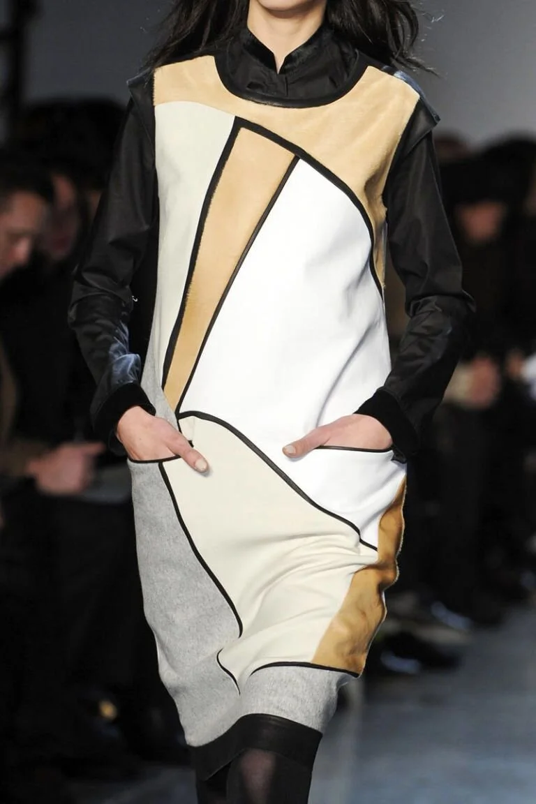 54b5c1fb29bd9_-_elle-helmut-lang-fall-2013-rtw-13-de-41069230-xln.jpg