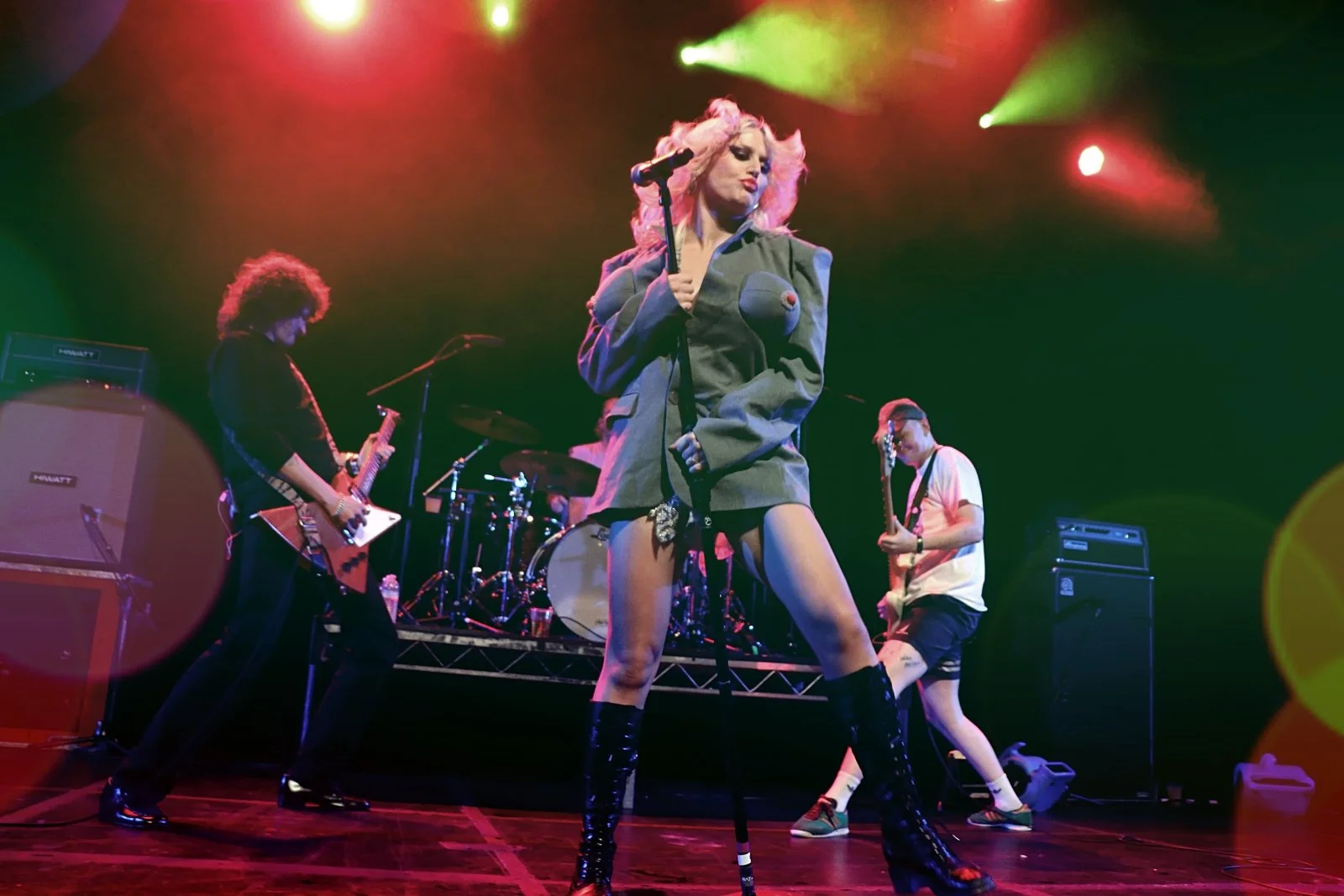 AMYL & THE SNIFFERS PROVE THEY’RE PUNJ ICONS FOR A NEW GENERATION AT ...