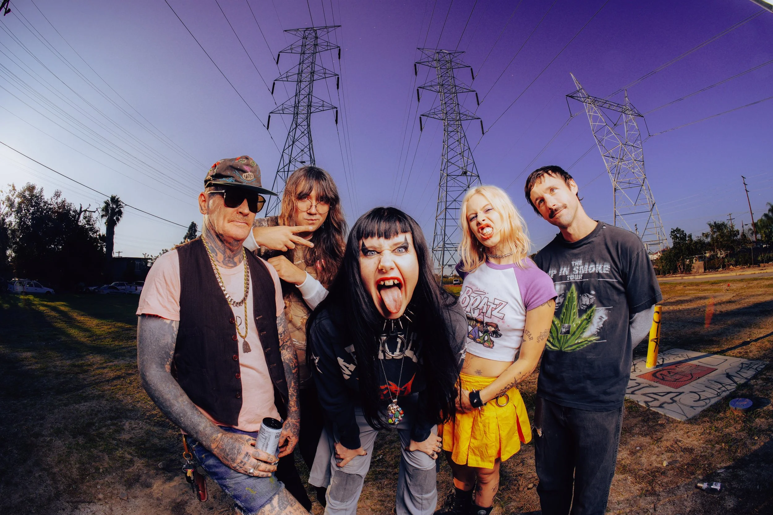 SURFBOAT DROP NEW SINGLE “HOT DOG” WITH STAR STUDDED VIDEO