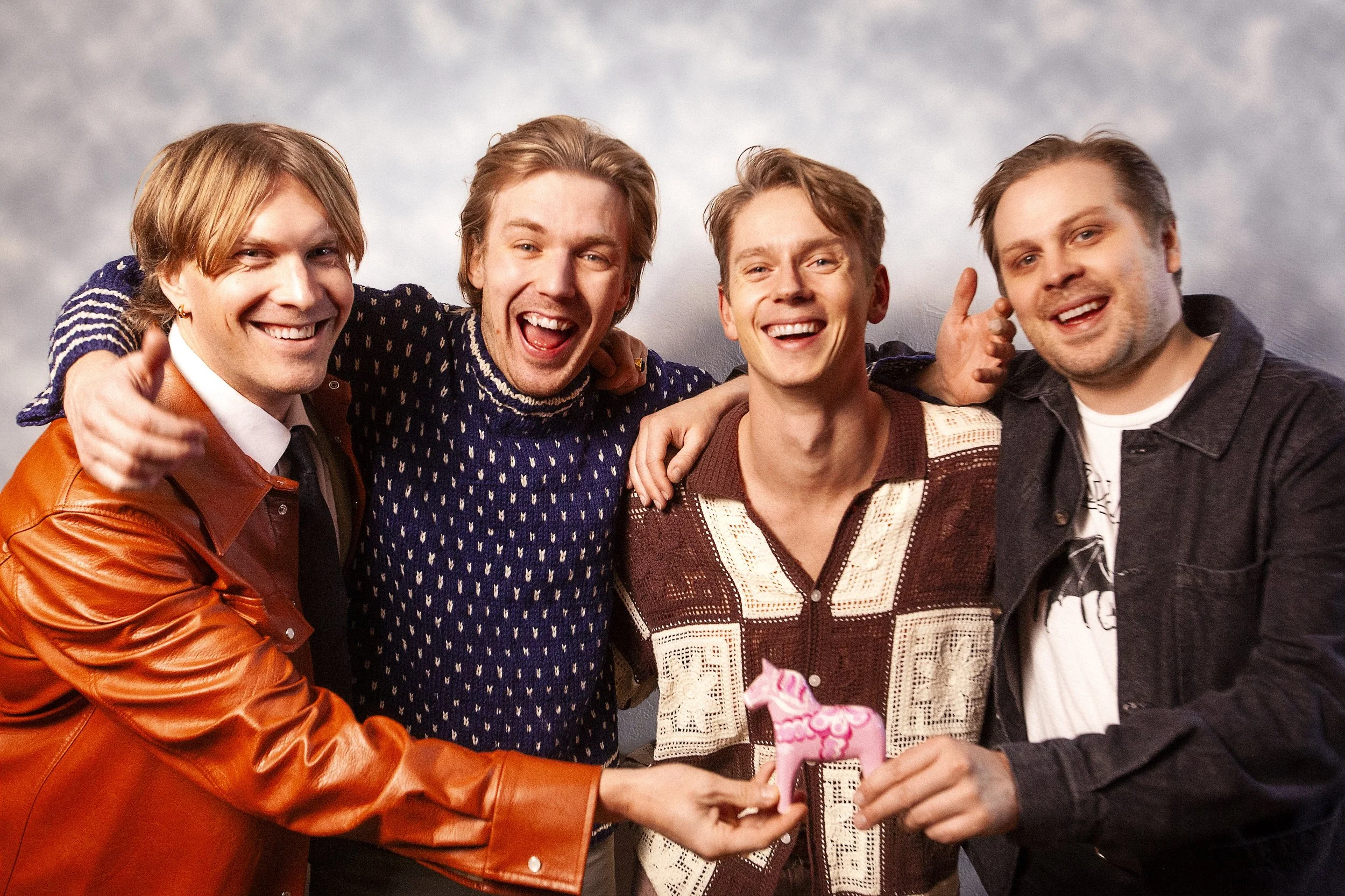 ALPHA PET’S “WOW” PUTS A MODERN TWIST ON A CLASSIC SOUND