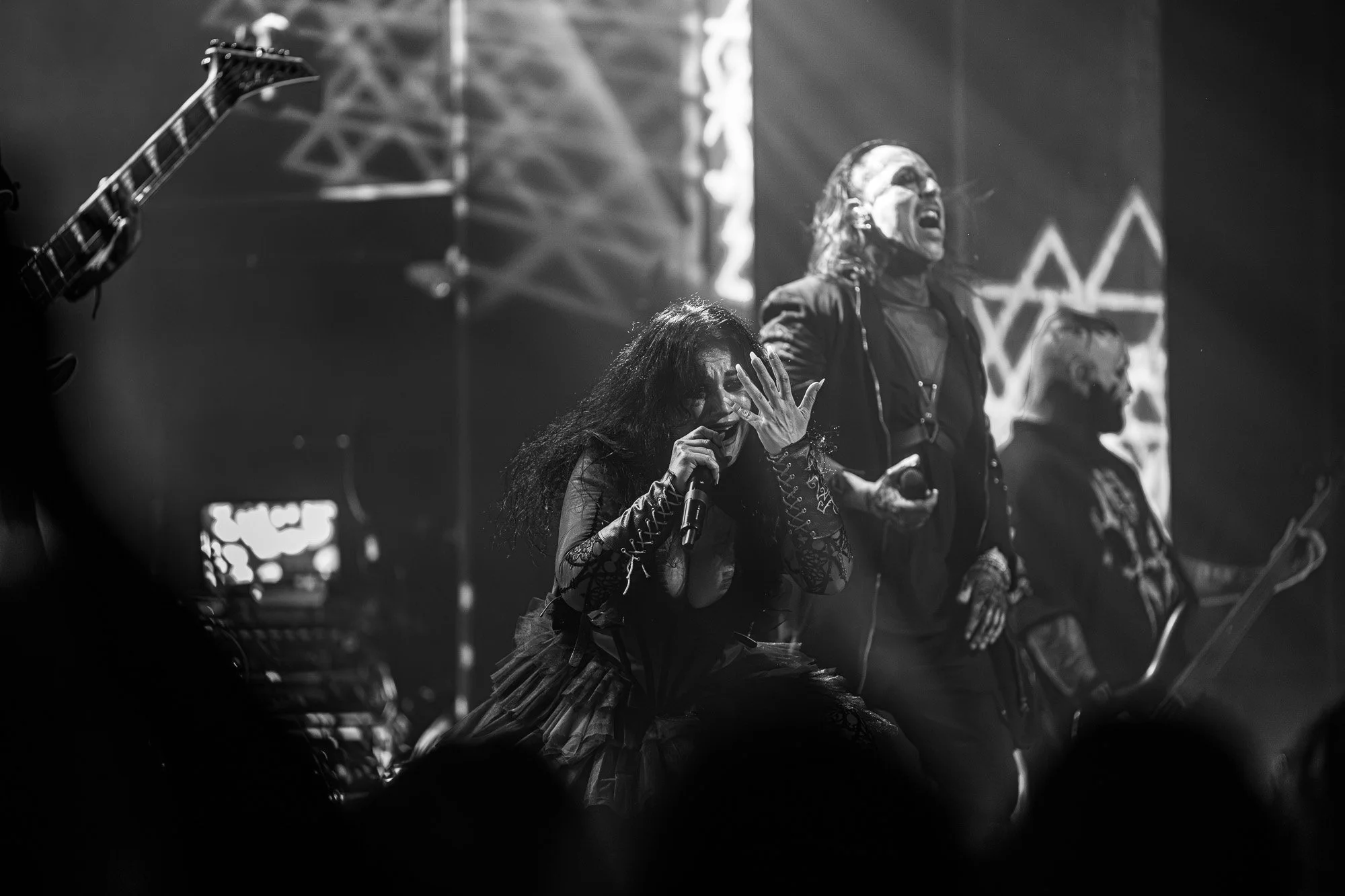 THE BELLWETHER SINKS INTO LACUNA COIL’S DARK TIDE WITH ESCAPE THE FATE