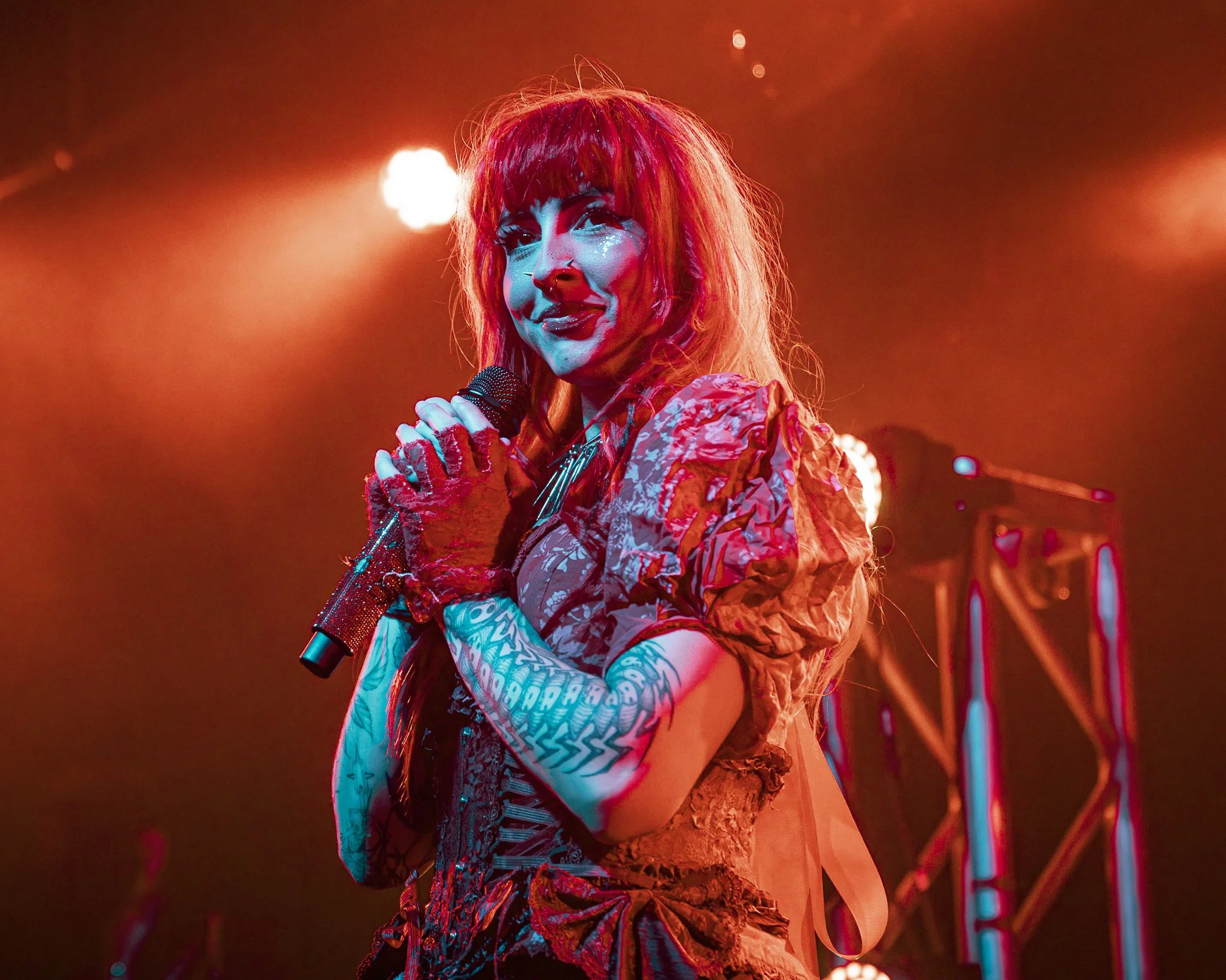 VANA’S “LADY IN RED” TOUR IGNITES CHICAGO WITH REDHOOK, DEADLANDS &amp; CHANDLER LEIGHTON