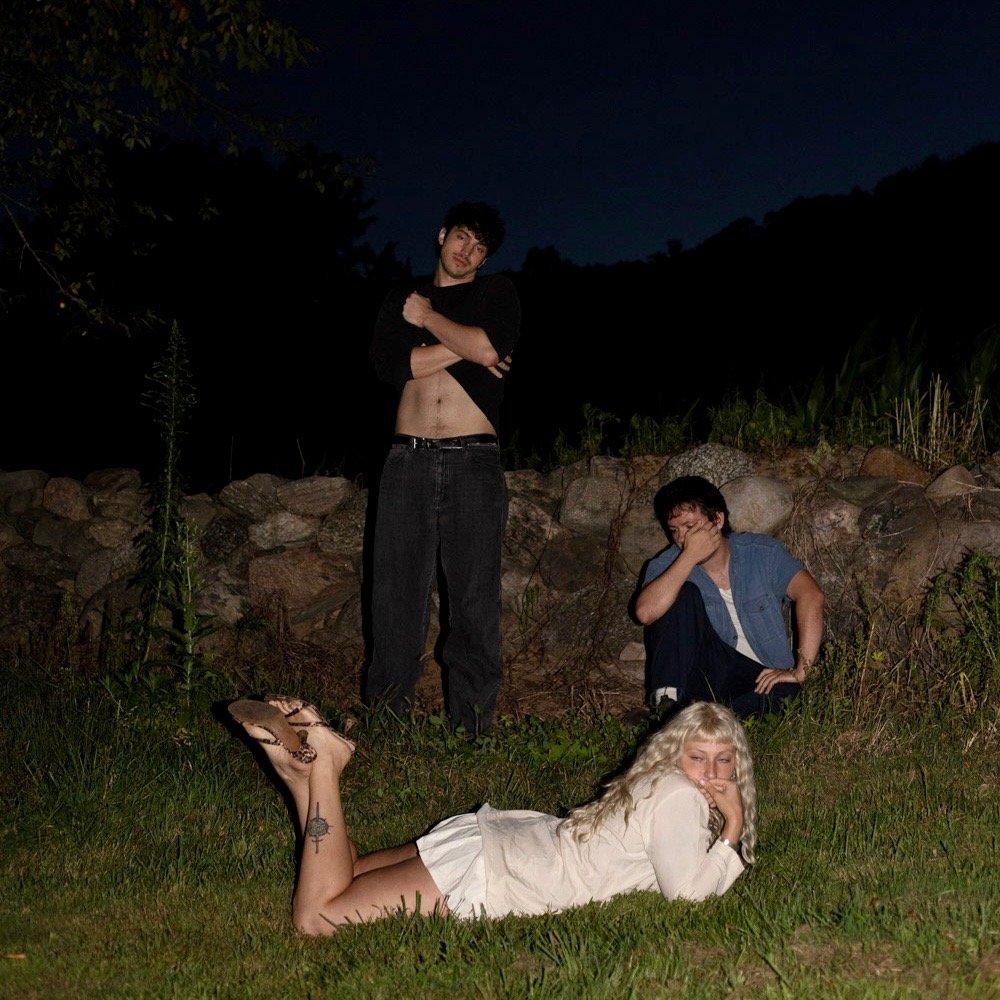 PREMIERE: TROPHY WIFE’S EMOTIONAL PROWESS ON FULL DISPLAY IN “PARAGRAPH”
