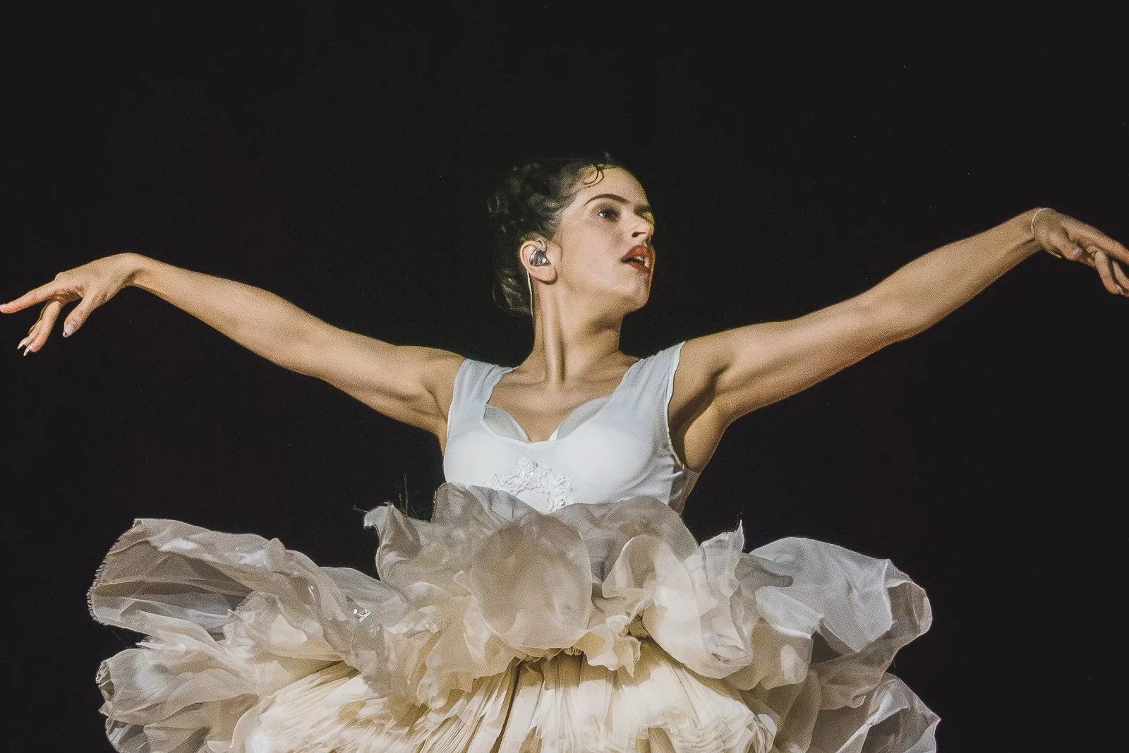 ROSALÍA WENT HUNTING FOR GOD AT THE KIA FORUM