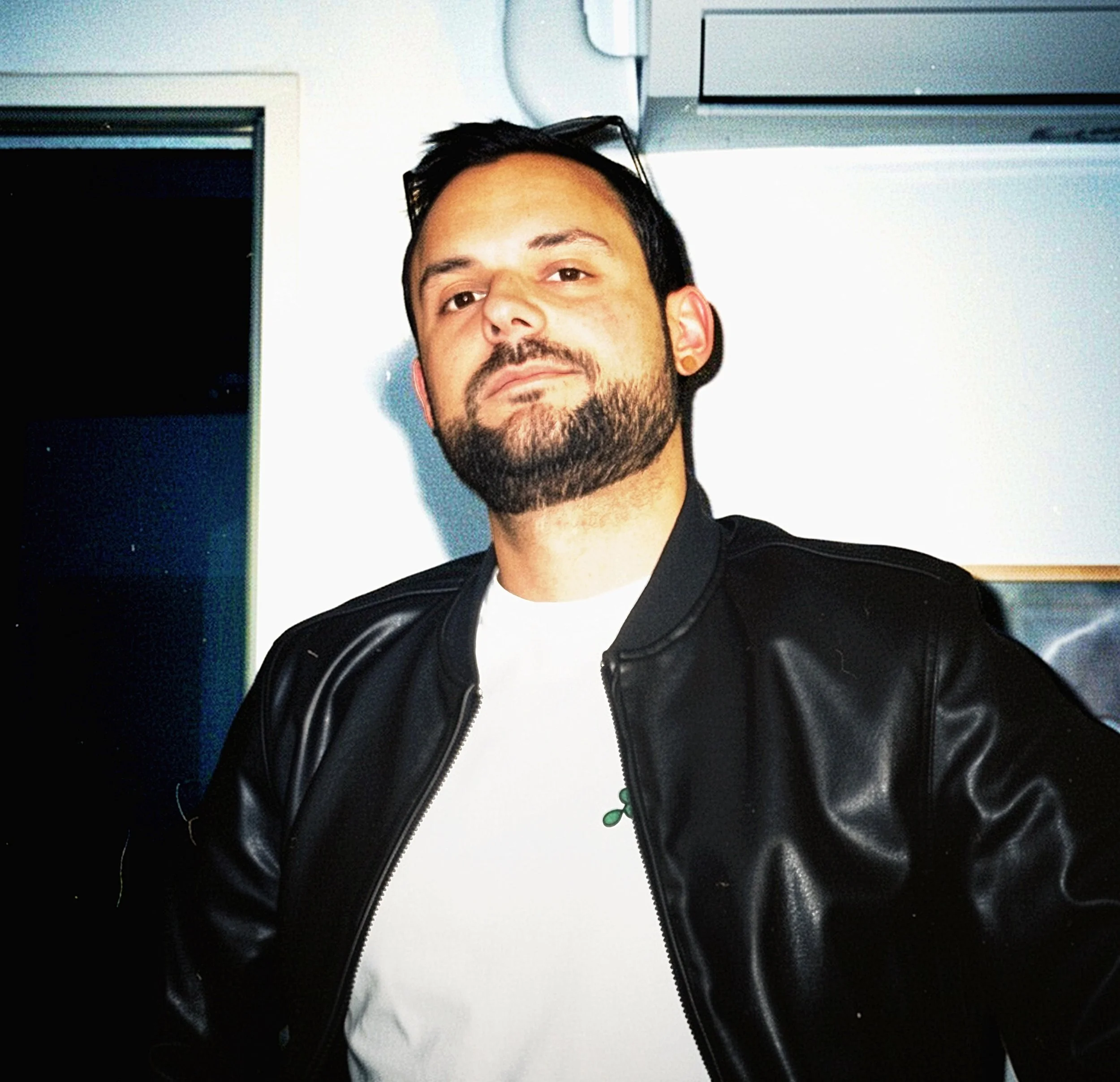 MEANETIK DELIVERS A DREAMY LO-FI HOUSE ESCAPE WITH "SUMMER '12'"