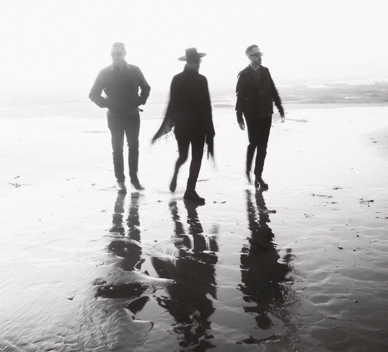 THE SLASHES EMBRACE THE DARK ON POST-PUNK SINGLE "I STARTED A FIRE"