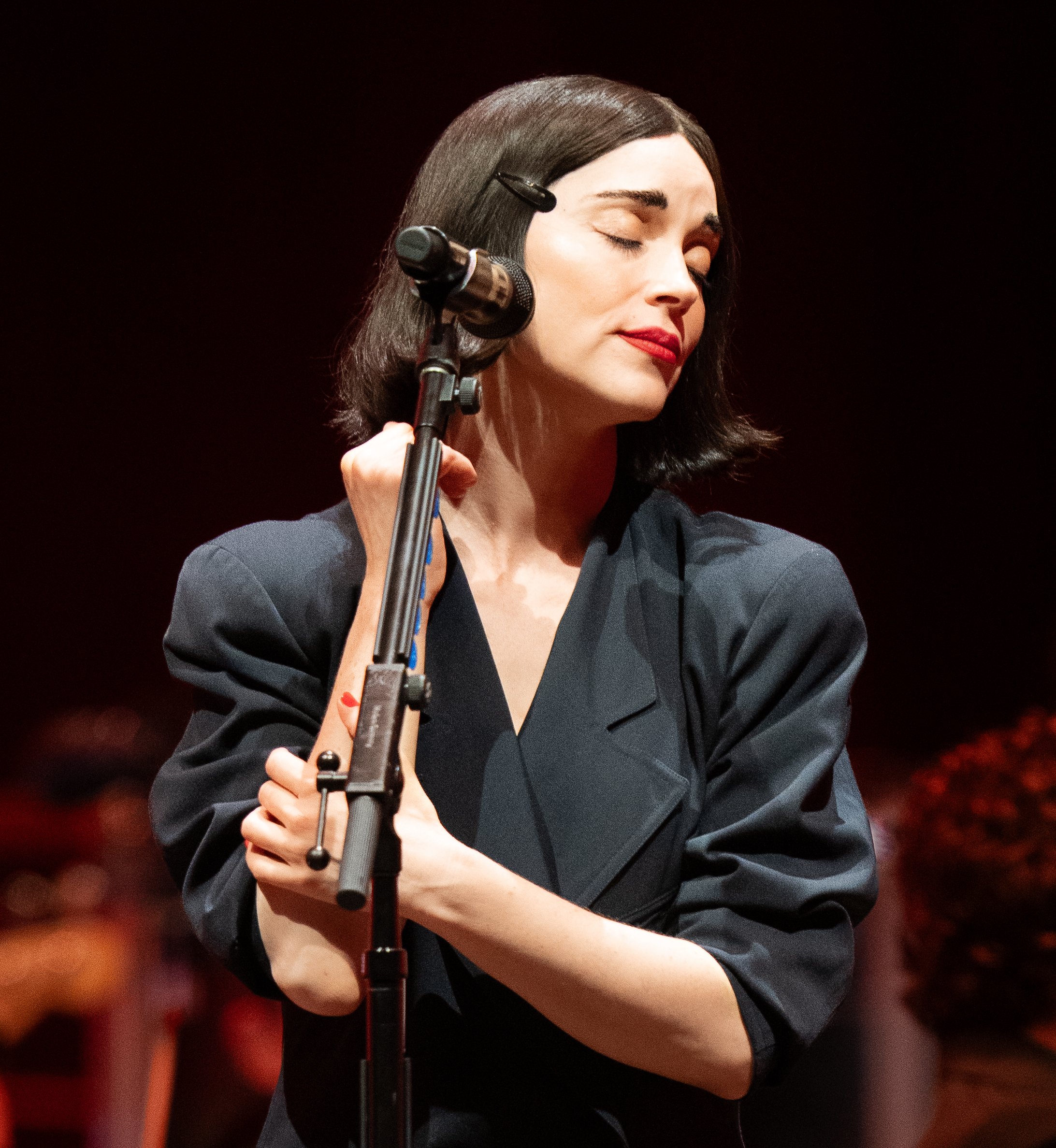 ST. VINCENT'S ORCHESTRAL TOUR TAKES HER MUSIC TO ASTONISHING NEW HEIGHTS