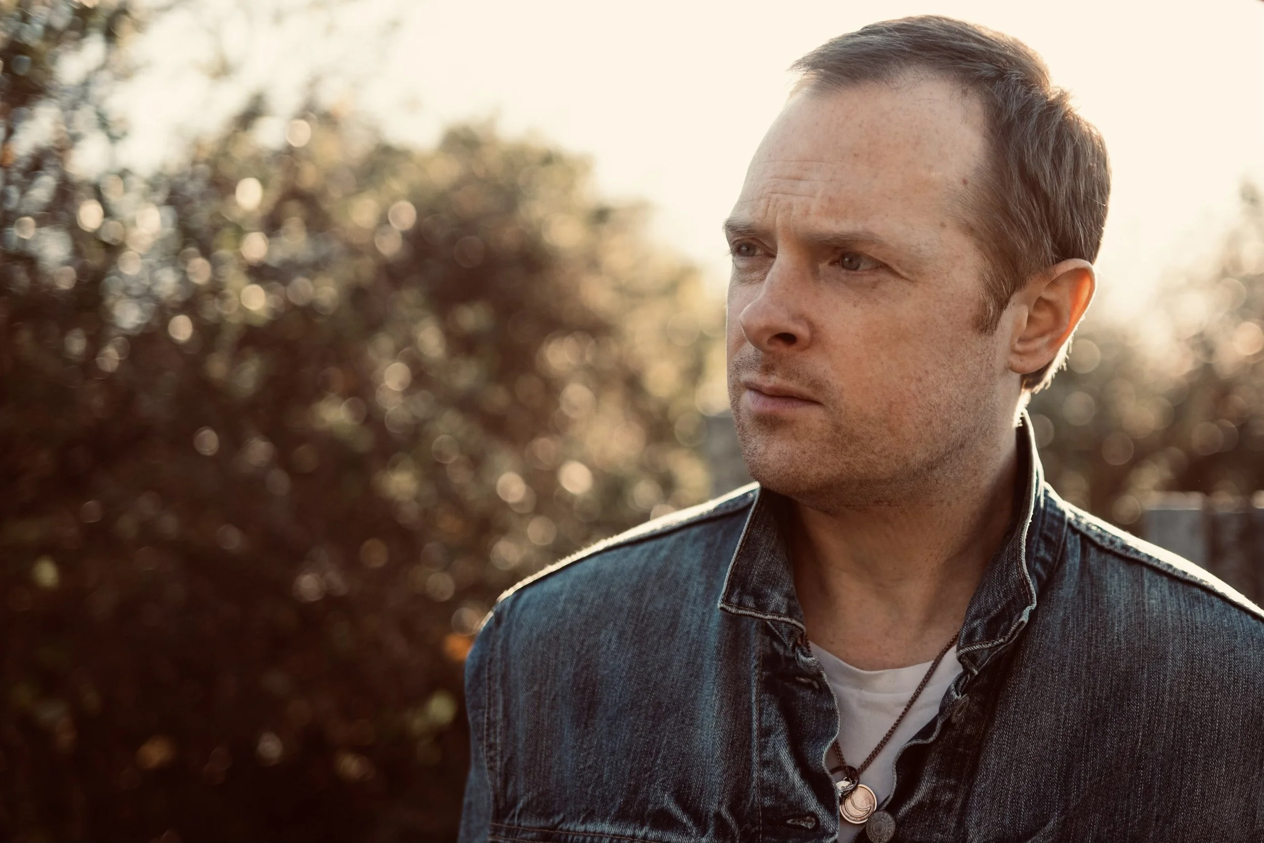 STRANGE PAINS WRESTLES WITH IDENTITY ON SHIMMERING NEW SINGLE “LUCIFER DISGUISED”