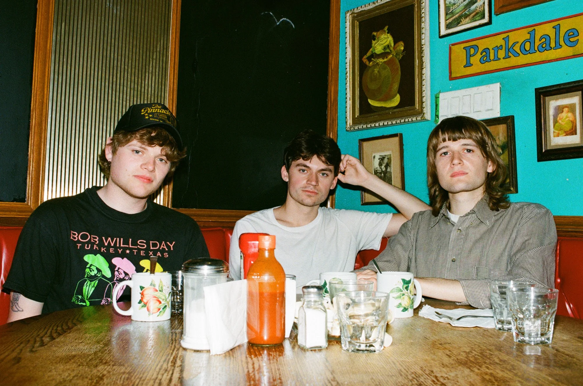 GIZMO CHANNEL ’90S ALT-ROCK GLORY ON “WALKING THE FLOOR” AS NEW ALBUM ALL YOUR WORSHIPS ARRIVES