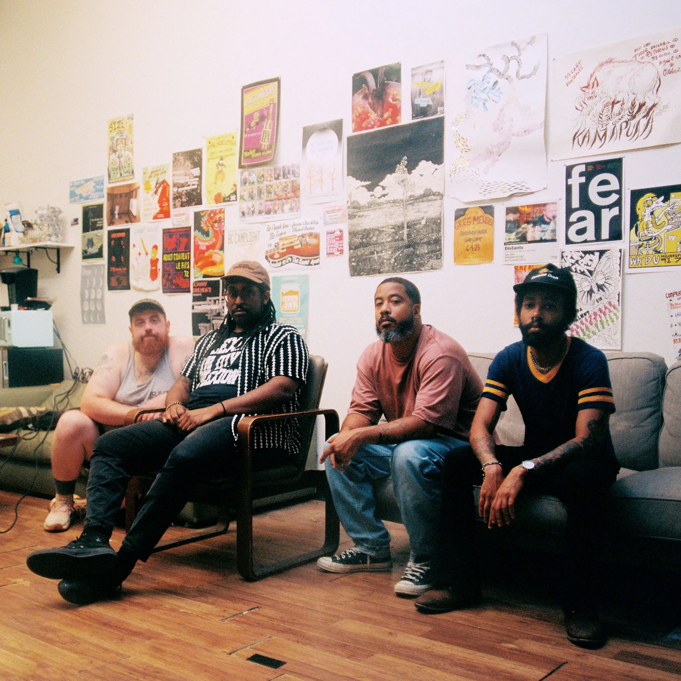 SOUL GLO UNLEASH CHAOTIC NEW SINGLE “PPL WORRIED” FEATURING TV ON THE RADIO’S TUNDE ADEBIMPE