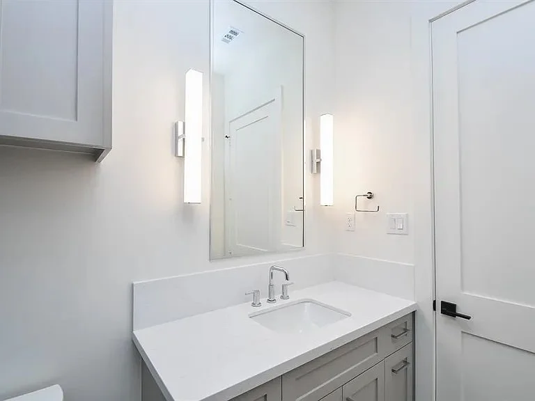 bathroom2.jpeg