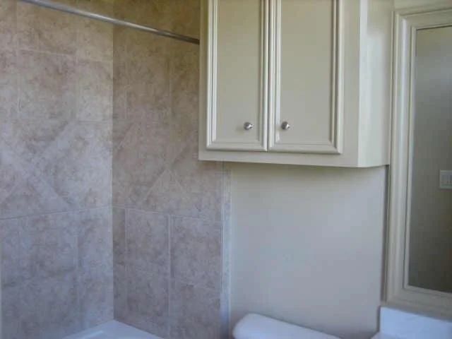 bathroom3.jpg