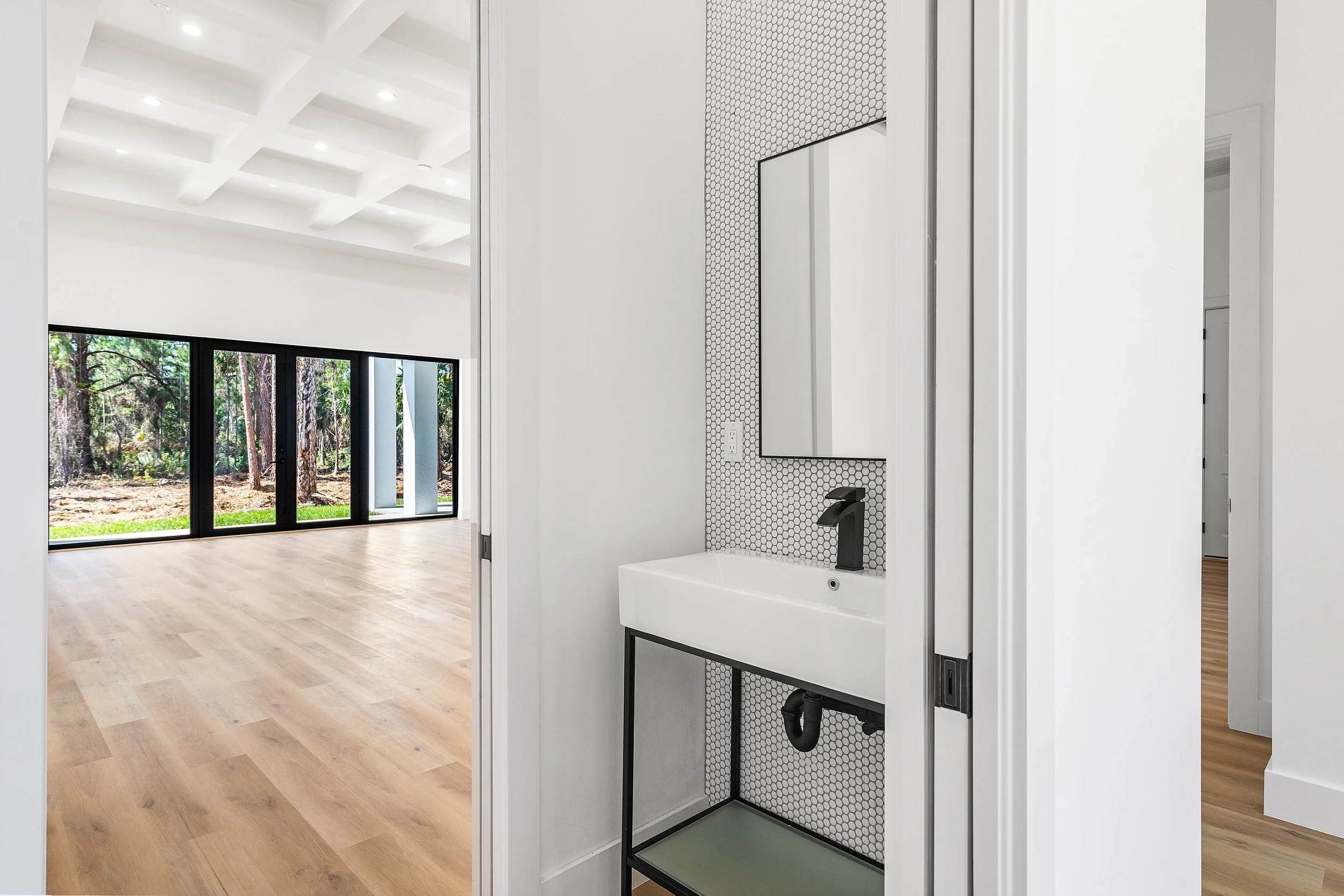 27-Powder Room.jpg