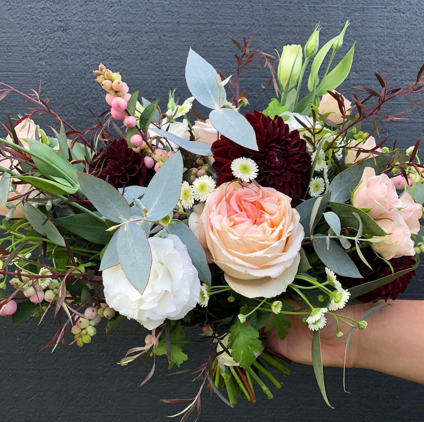 One of last weeks weddings, unfortunately had to be downsized due to covid restrictions but went ahead with this beautifully scented brides bouquet in blush, burgundy and white 💕. #scentedflowersarethebest #aucklandweddings #burgundyandblushwedding 