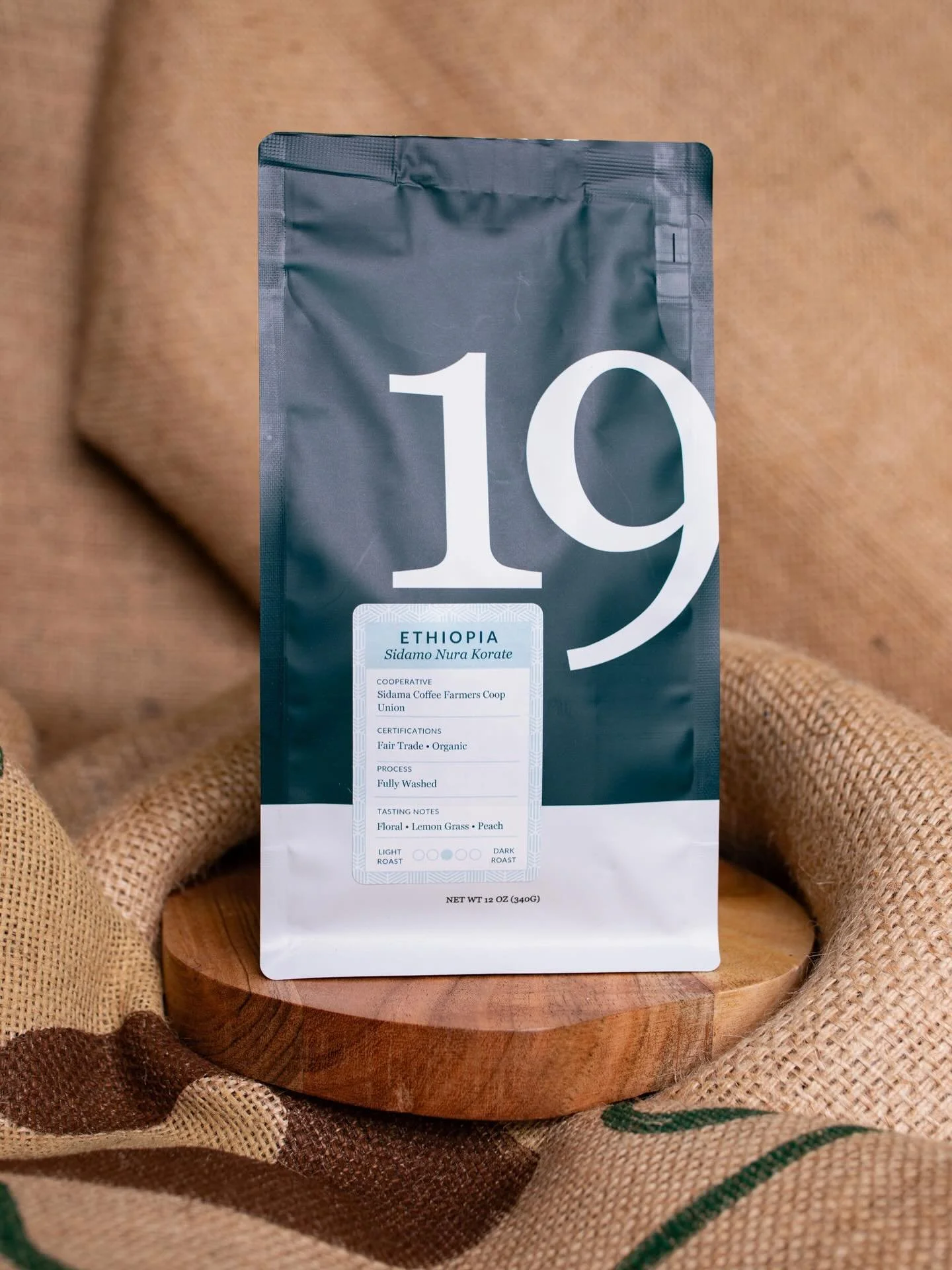 COFFEE FEATURE ☕️❤️👀

Ethiopia Sidamo Nura Korate 

- the LITERAL place where coffee was born 
- expert farmers who have been growing coffee for generations
- clean tea-like body full of fruit and floral notes 
- interested in serving it? Reach out 