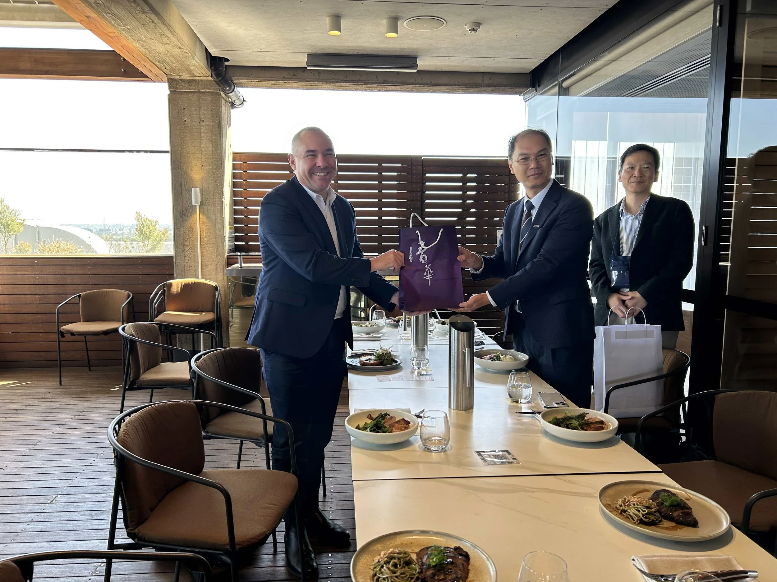 news-NTHUDelegation24Oct.jpg