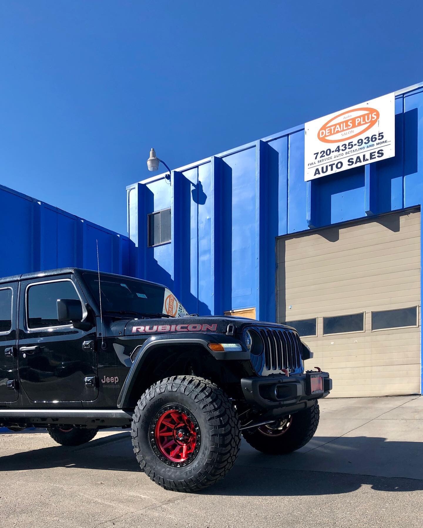Starting the day off right with two fronts to match on this brand new 2020 Jeep Wrangler! #Boulder #Tinting #2Fronts #Matching #DetailsPlusAutoSalon #Details #ClearChoice #Pollard #Bouldering