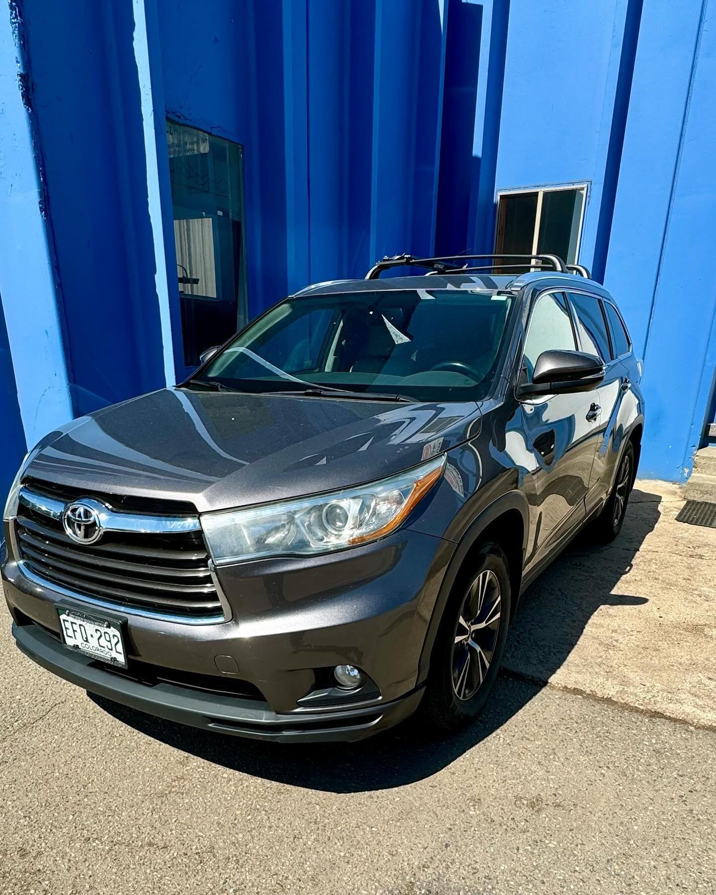 Swipe left to see the transformation! ➡️ #beforeand after #happyclients #summershine #yearroundcare #localdetailing #boulder #detailing #detailinglife #carwash #cardetailing 💦🫧✨🧽🚘
