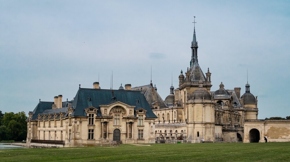 chateau de chantilly - chantilly - france ---- --- svetlana gumerova, unsplash.jpg
