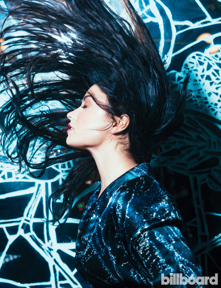 05-demi-lovato-s5s-bb7-fea-billboard-1240.jpg